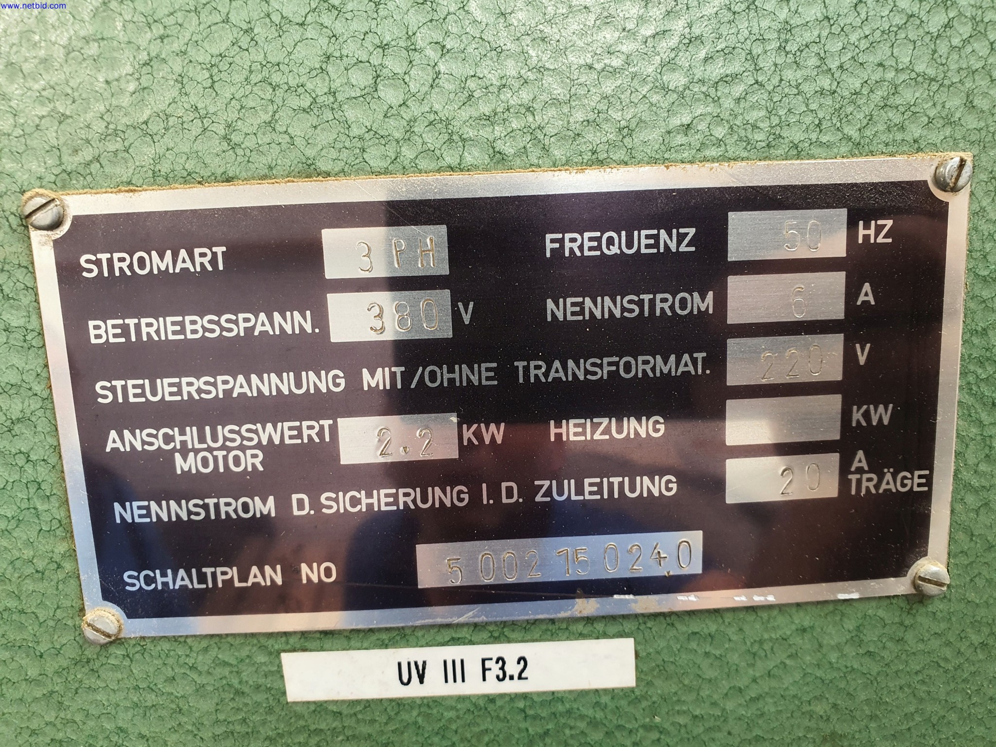 Well-maintained machines for the production of living room furniture-3