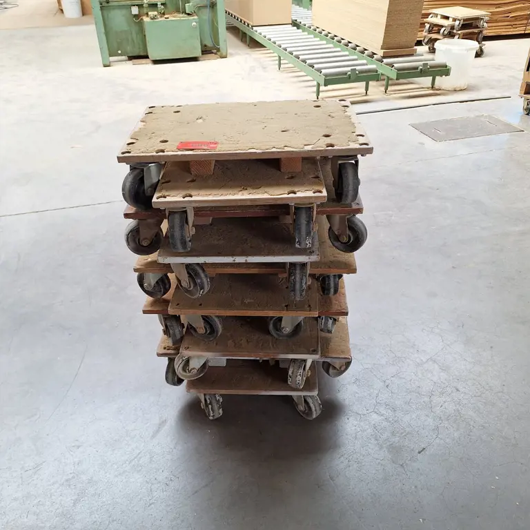 ca. 14 Planches de transport/chiens d'ameublement