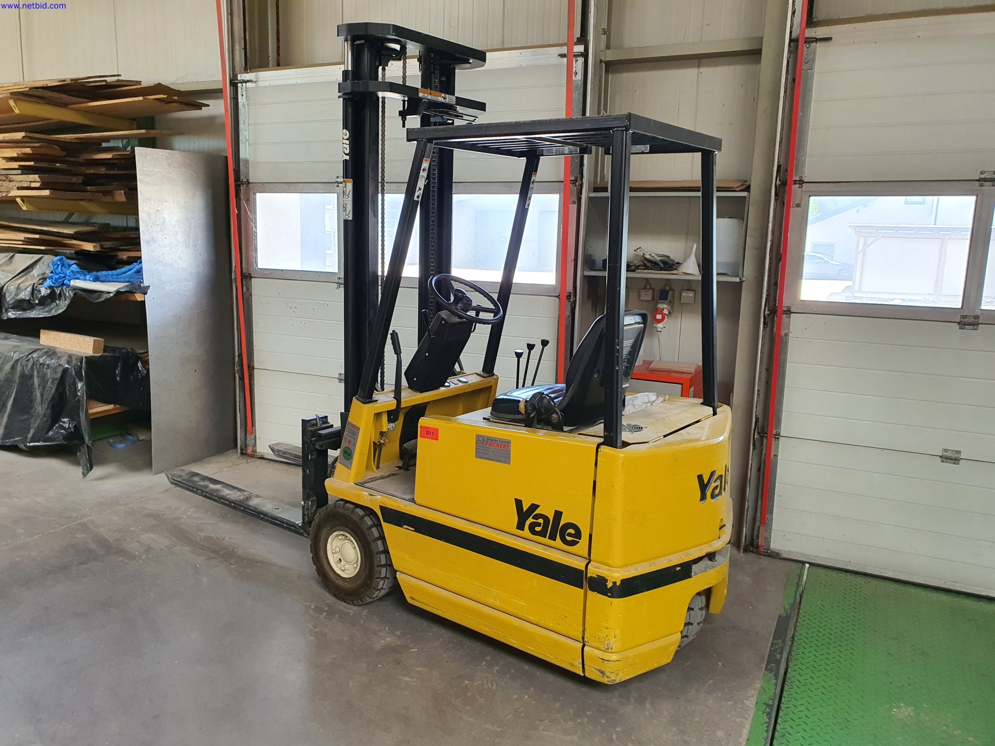 Dobrze utrzymane maszyny do produkcji mebli do salonu-2