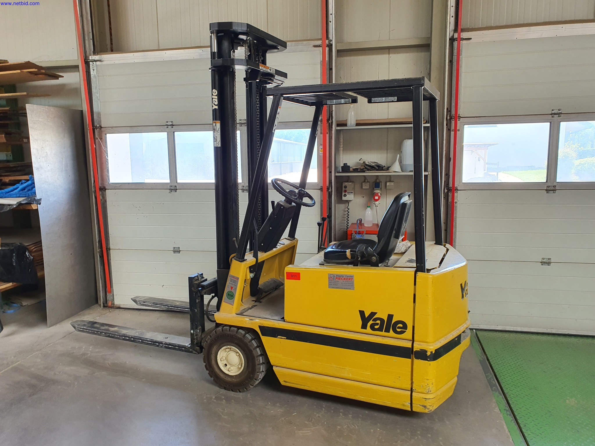 Dobrze utrzymane maszyny do produkcji mebli do salonu-3