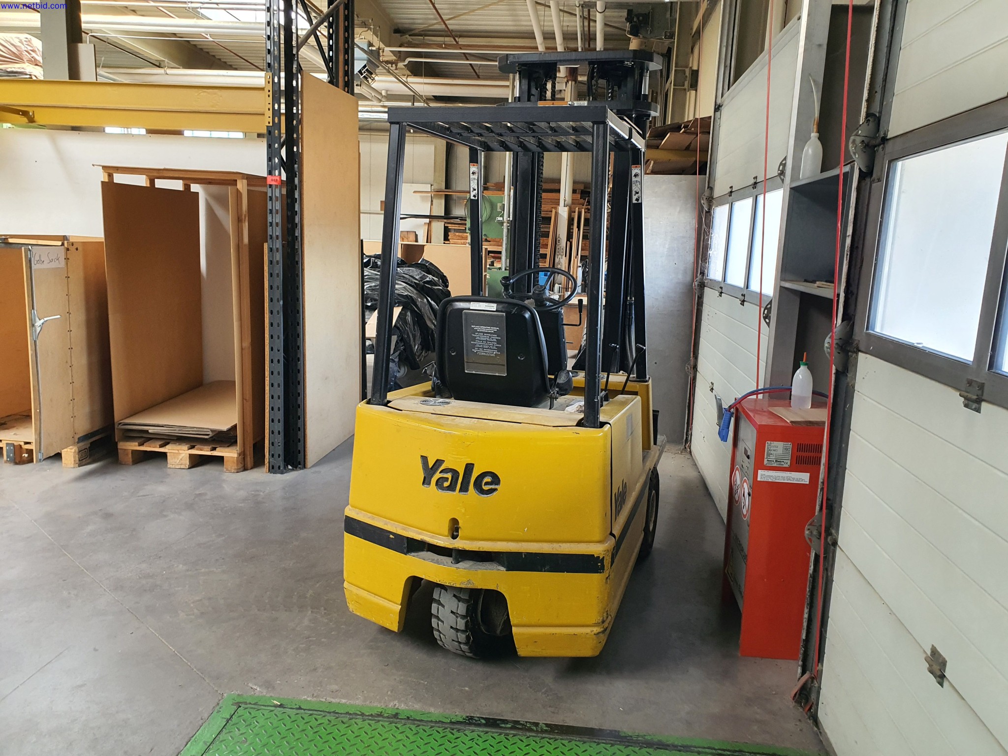 Dobrze utrzymane maszyny do produkcji mebli do salonu-5