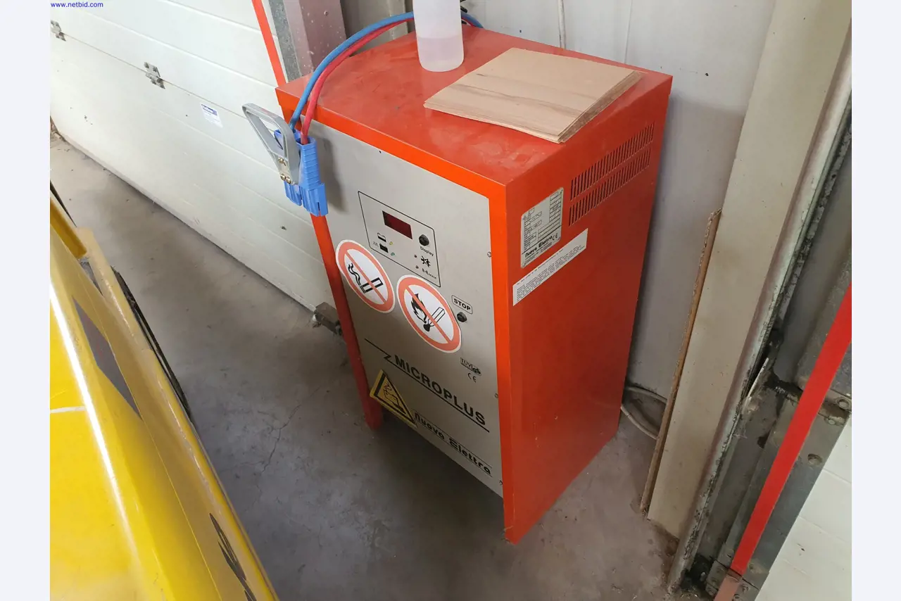 Dobrze utrzymane maszyny do produkcji mebli do salonu-6