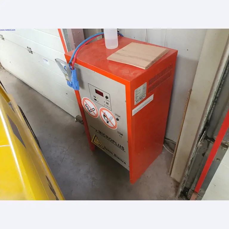 Dobrze utrzymane maszyny do produkcji mebli do salonu-6