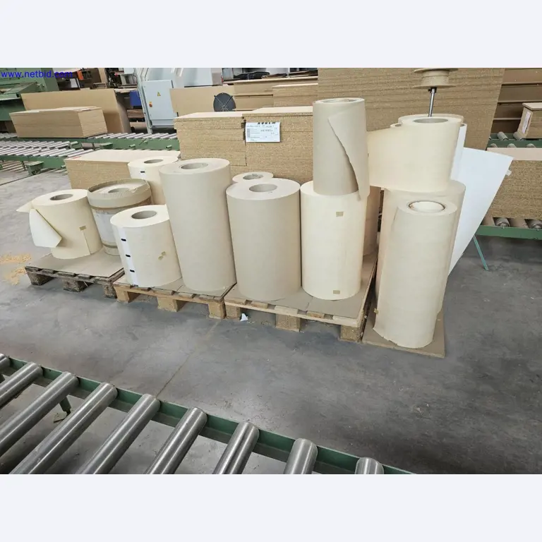 Máquinas bem conservadas para a produção de mobiliário para salas de estar-2