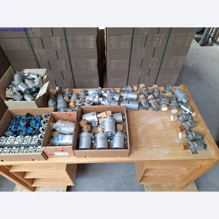 Máquinas en buen estado para la fabricación de muebles de salón-2