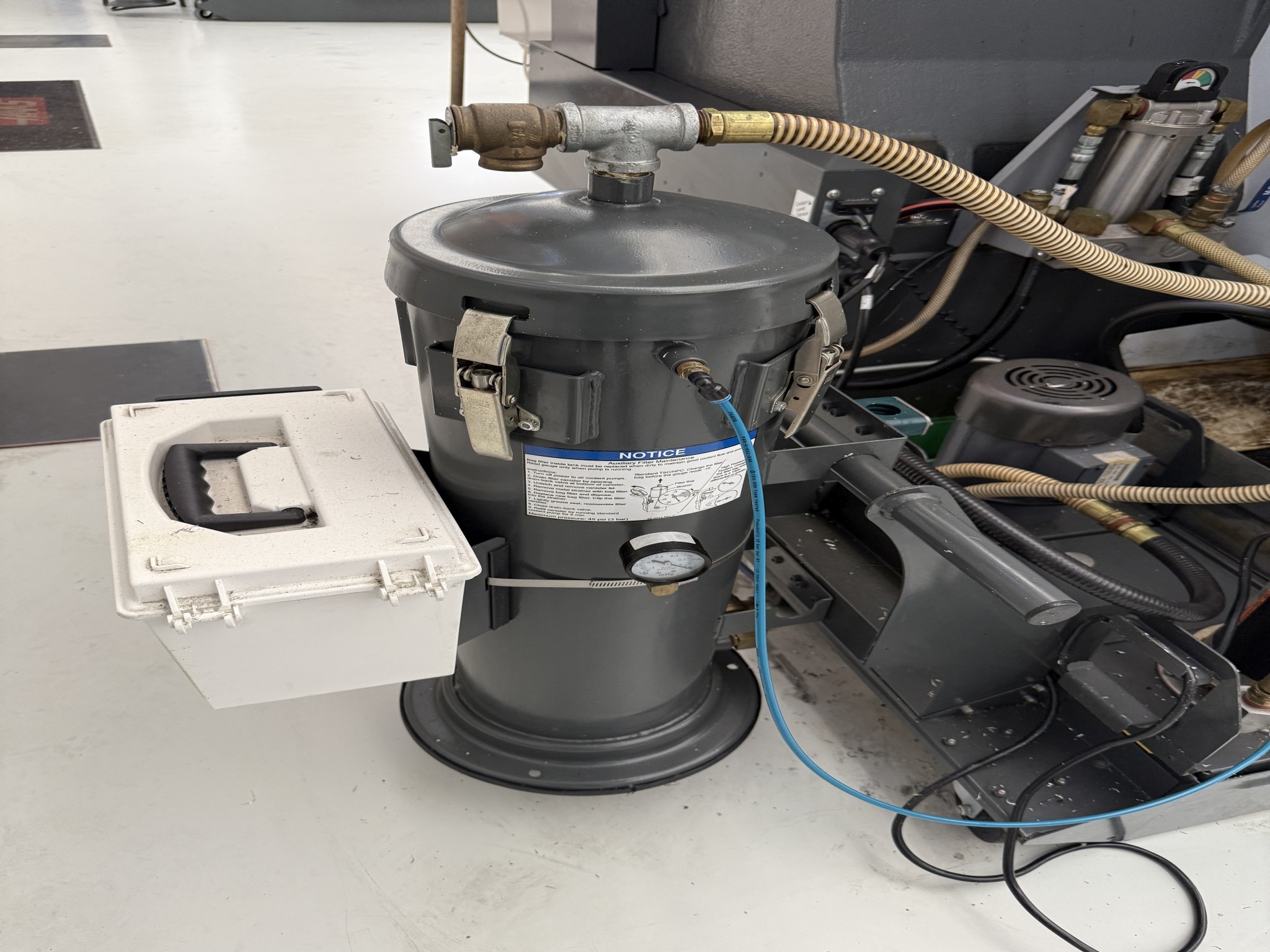 Fermeture d´un fabricant d´outils-26