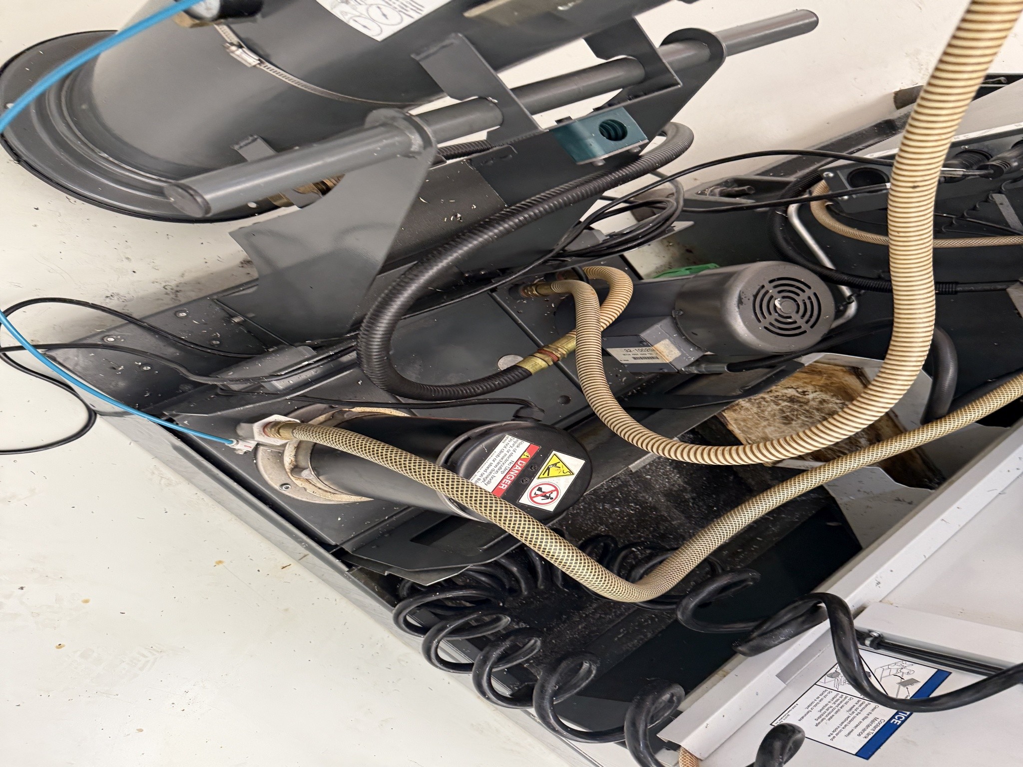 Fermeture d´un fabricant d´outils-28