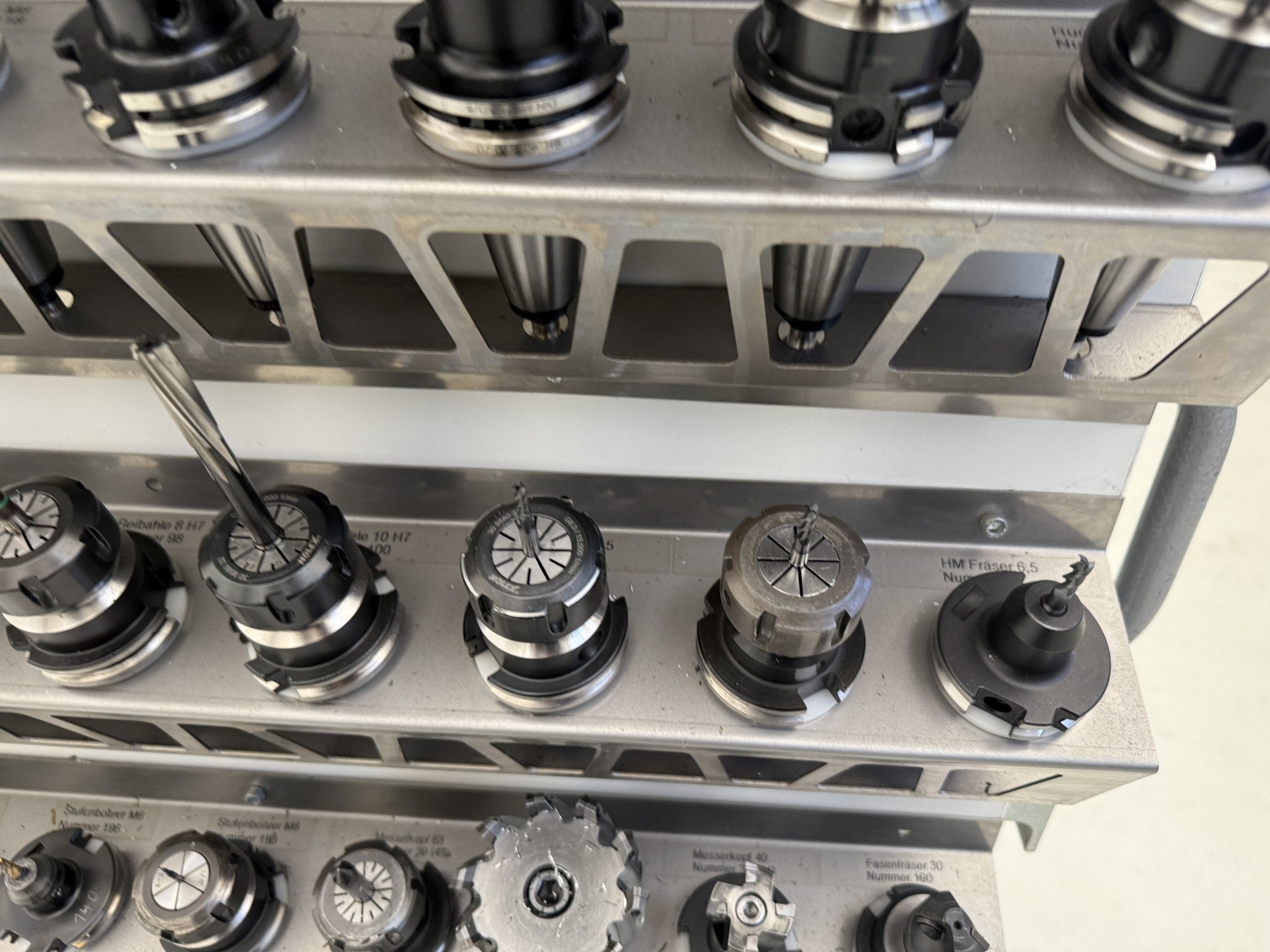 Fermeture d´un fabricant d´outils-16