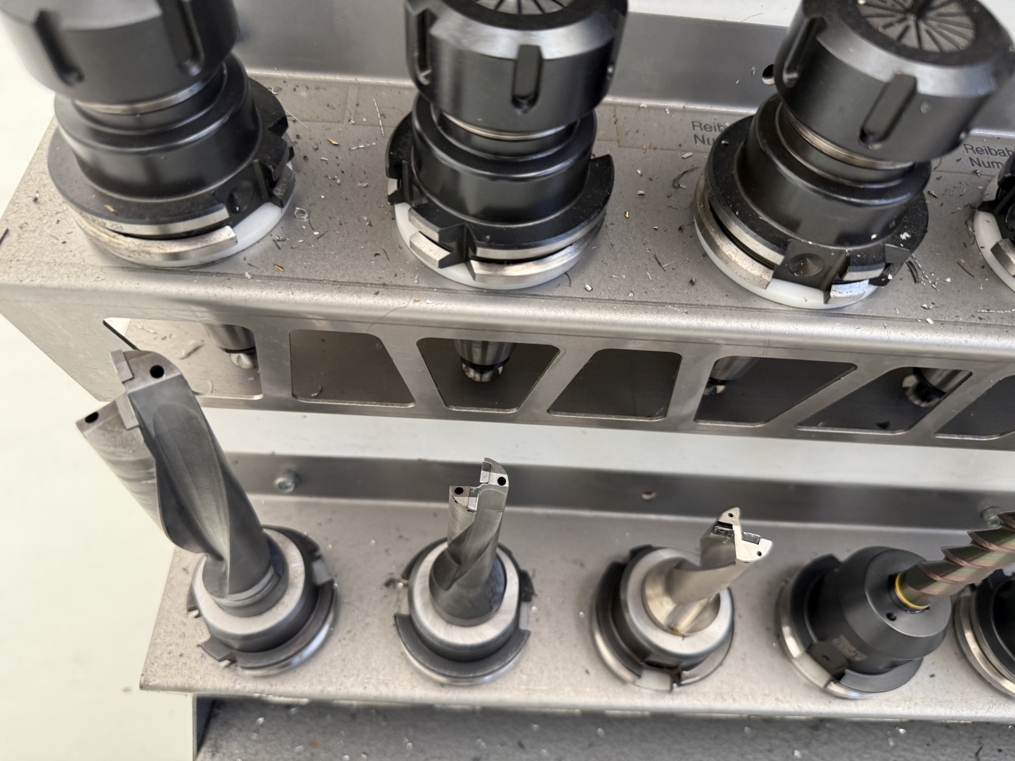 Fermeture d´un fabricant d´outils-24