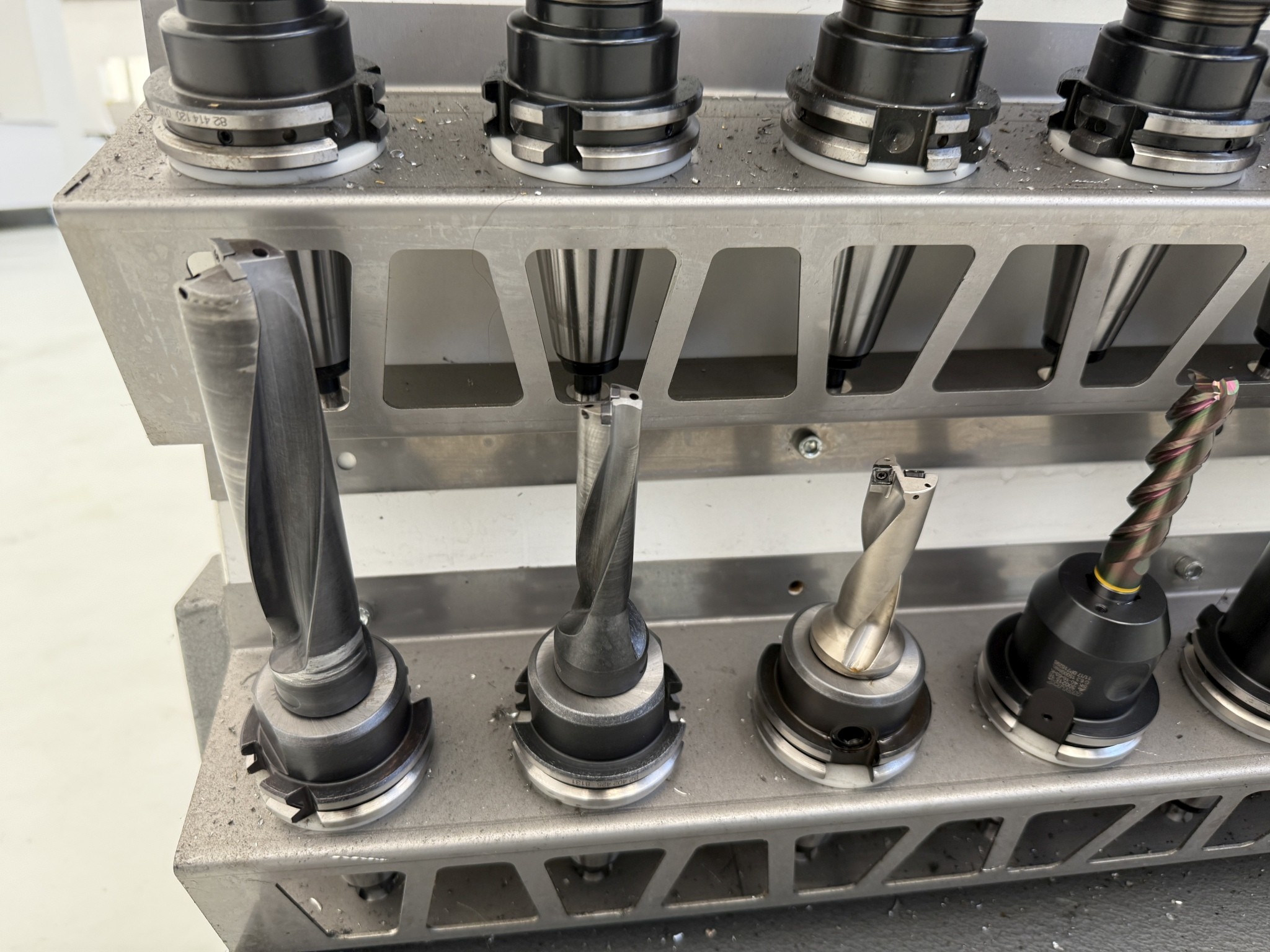 Fermeture d´un fabricant d´outils-25