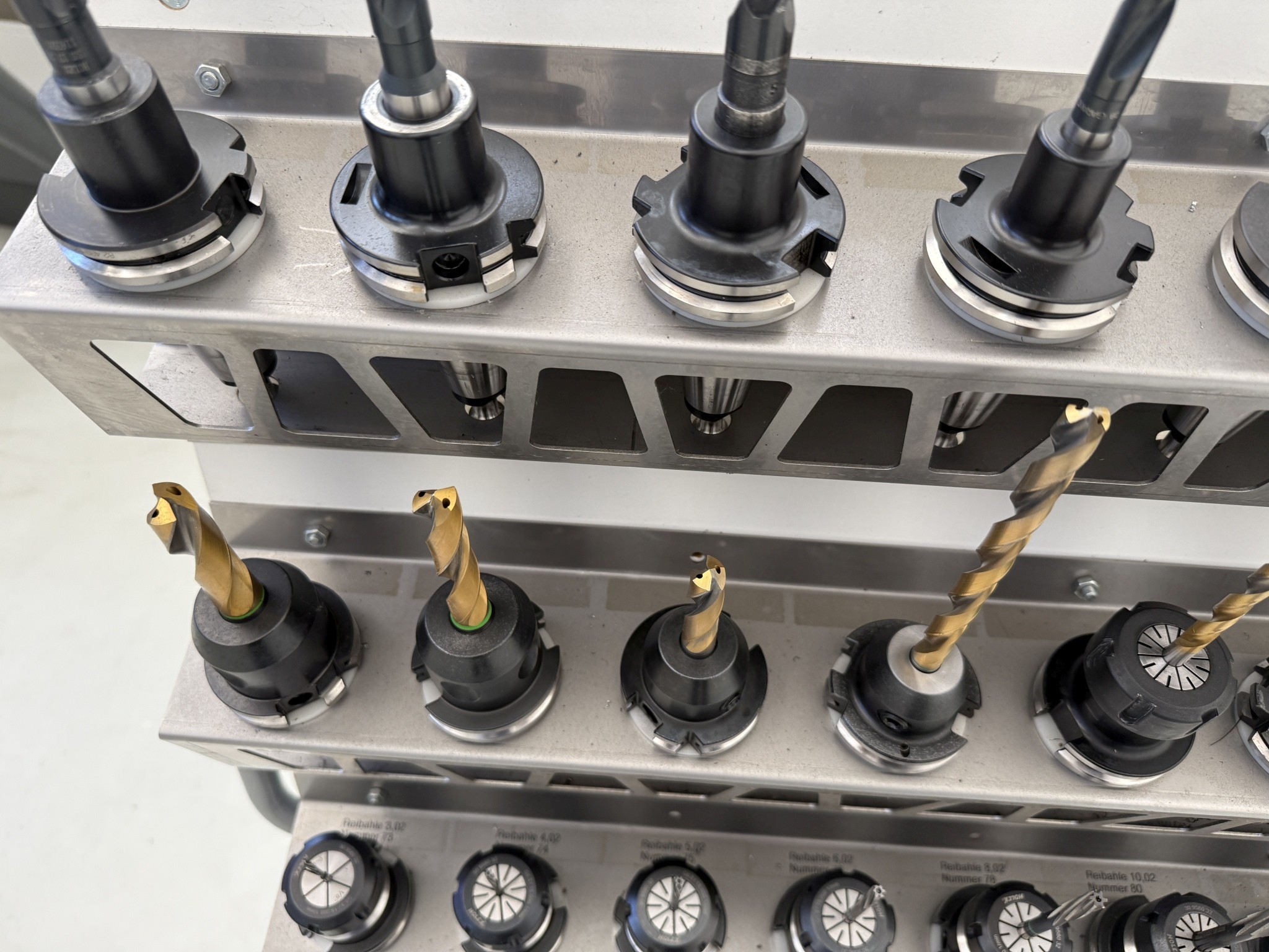 Fermeture d´un fabricant d´outils-36