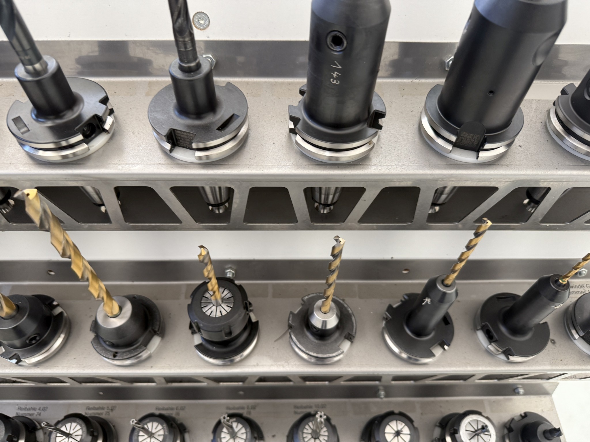 Fermeture d´un fabricant d´outils-37