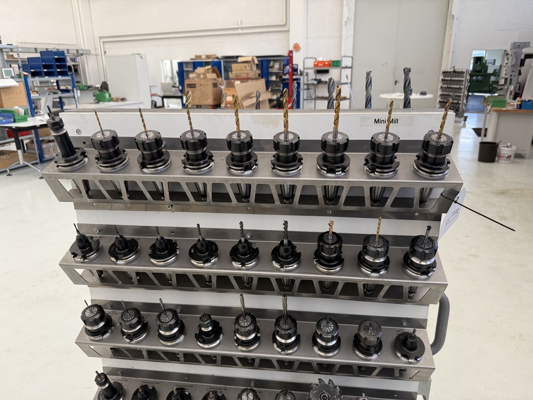 Fermeture d´un fabricant d´outils-3