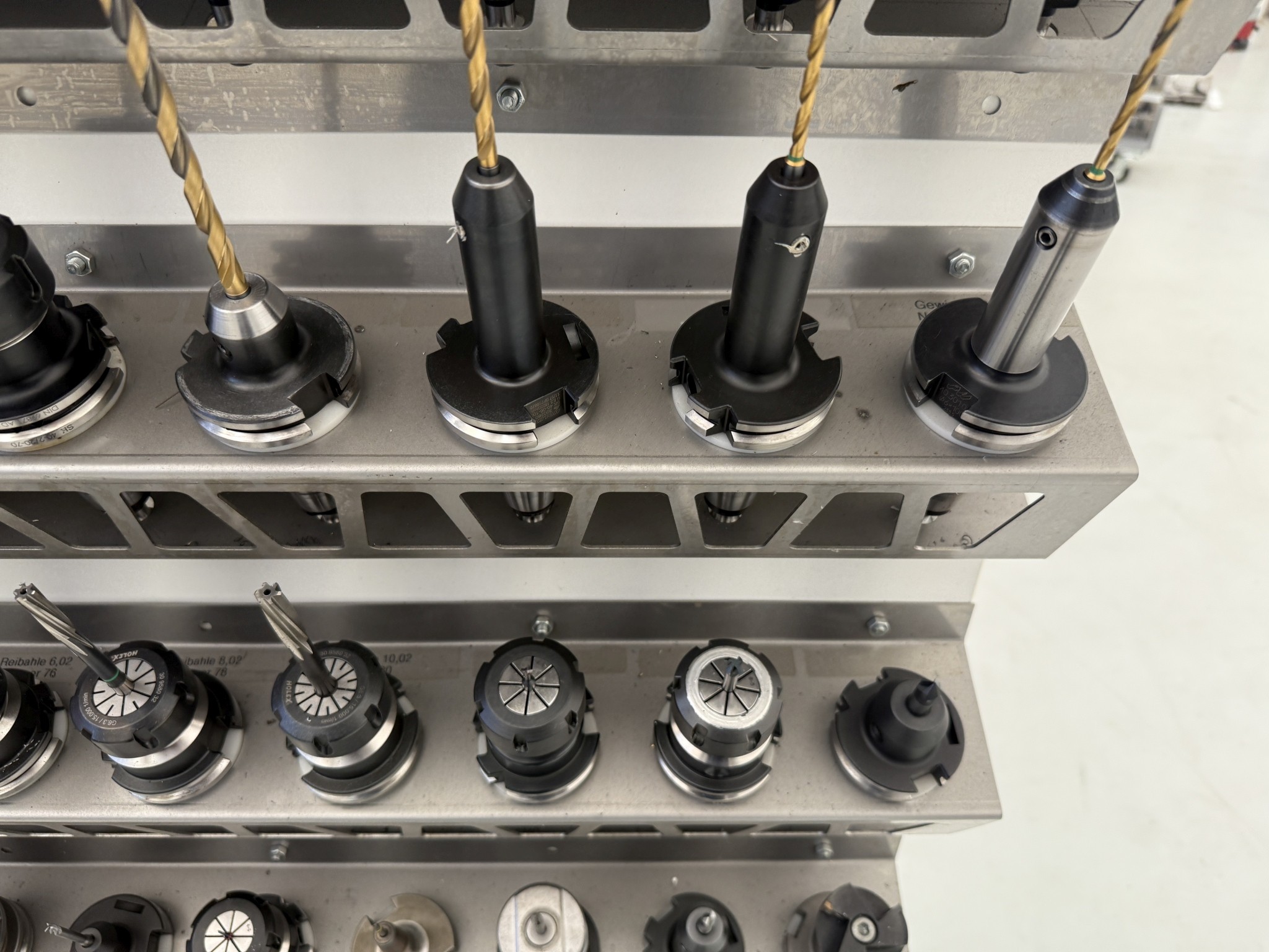 Fermeture d´un fabricant d´outils-41