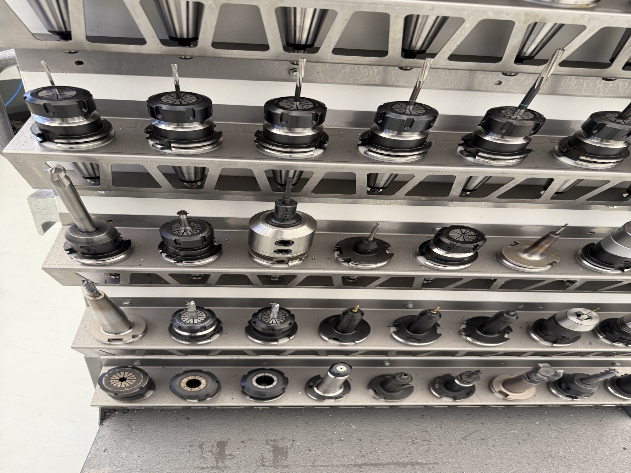 Fermeture d´un fabricant d´outils-45