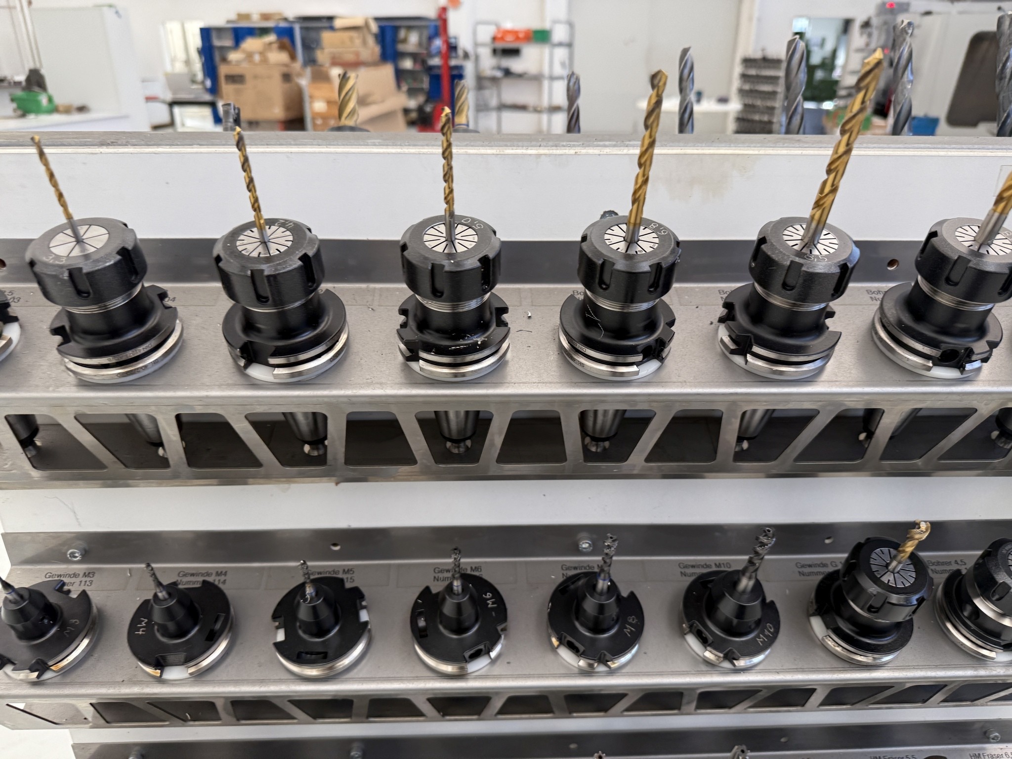 Fermeture d´un fabricant d´outils-5