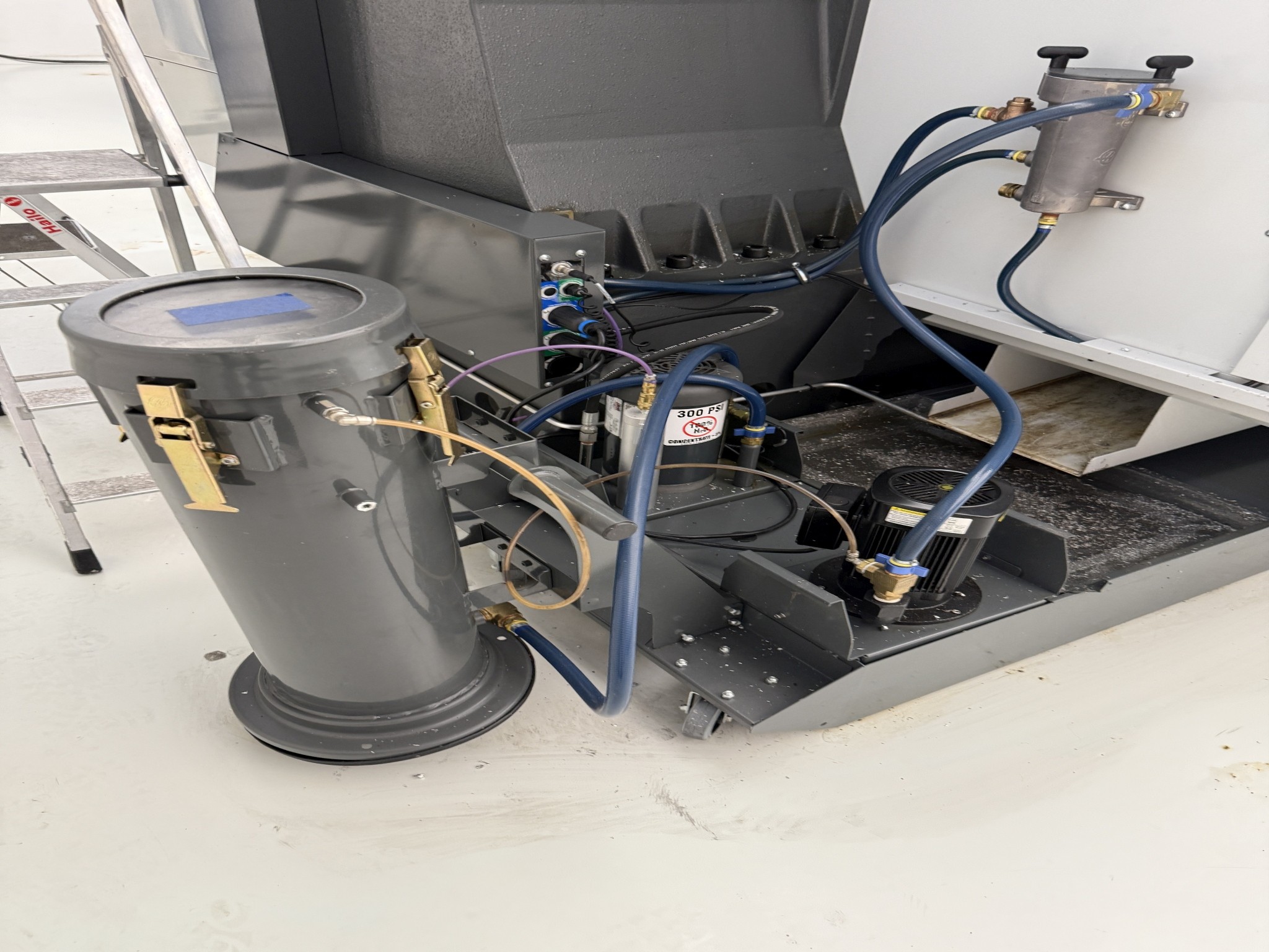 Fermeture d´un fabricant d´outils-25