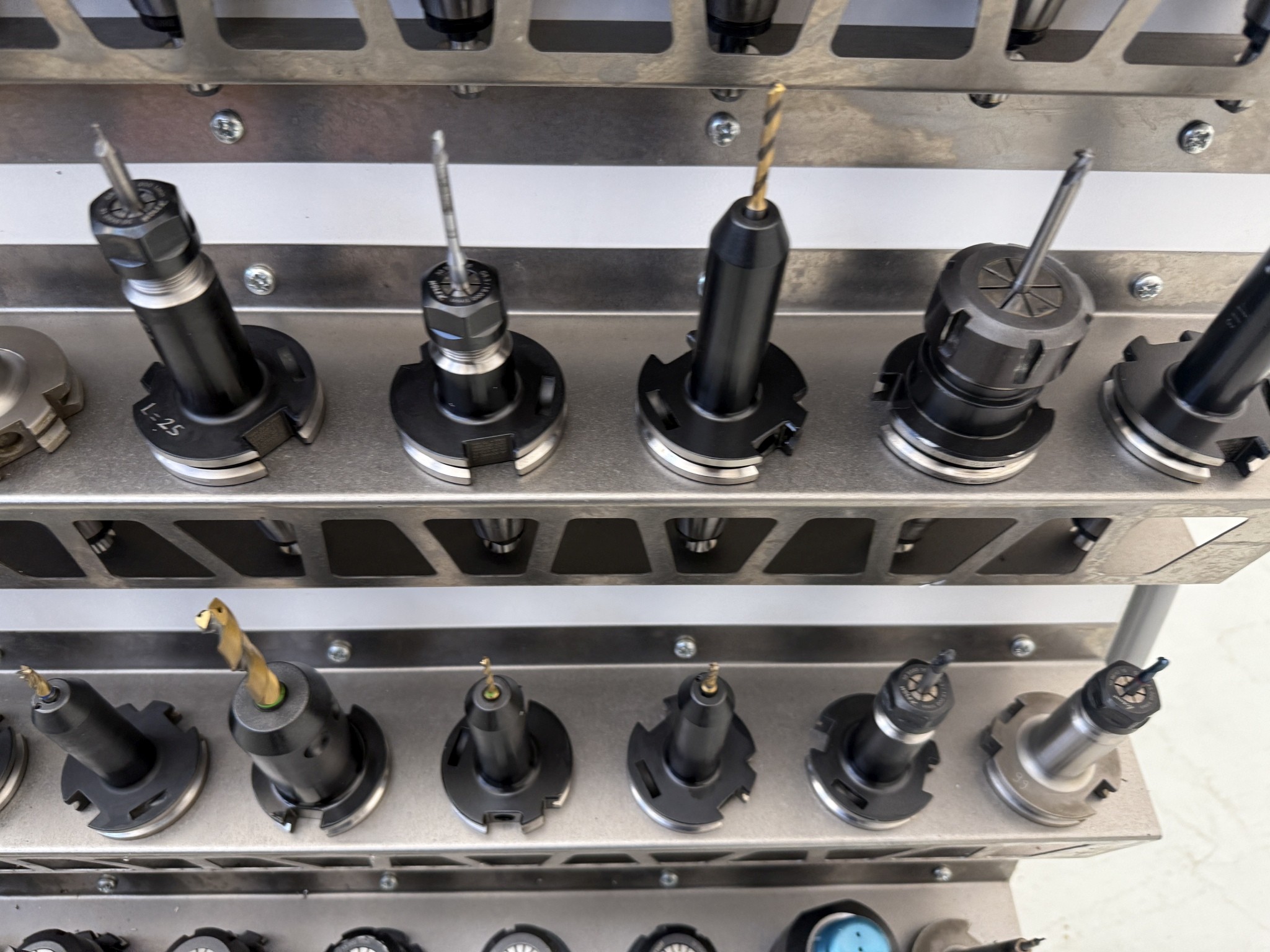 Cierre de un fabricante de herramientas-10