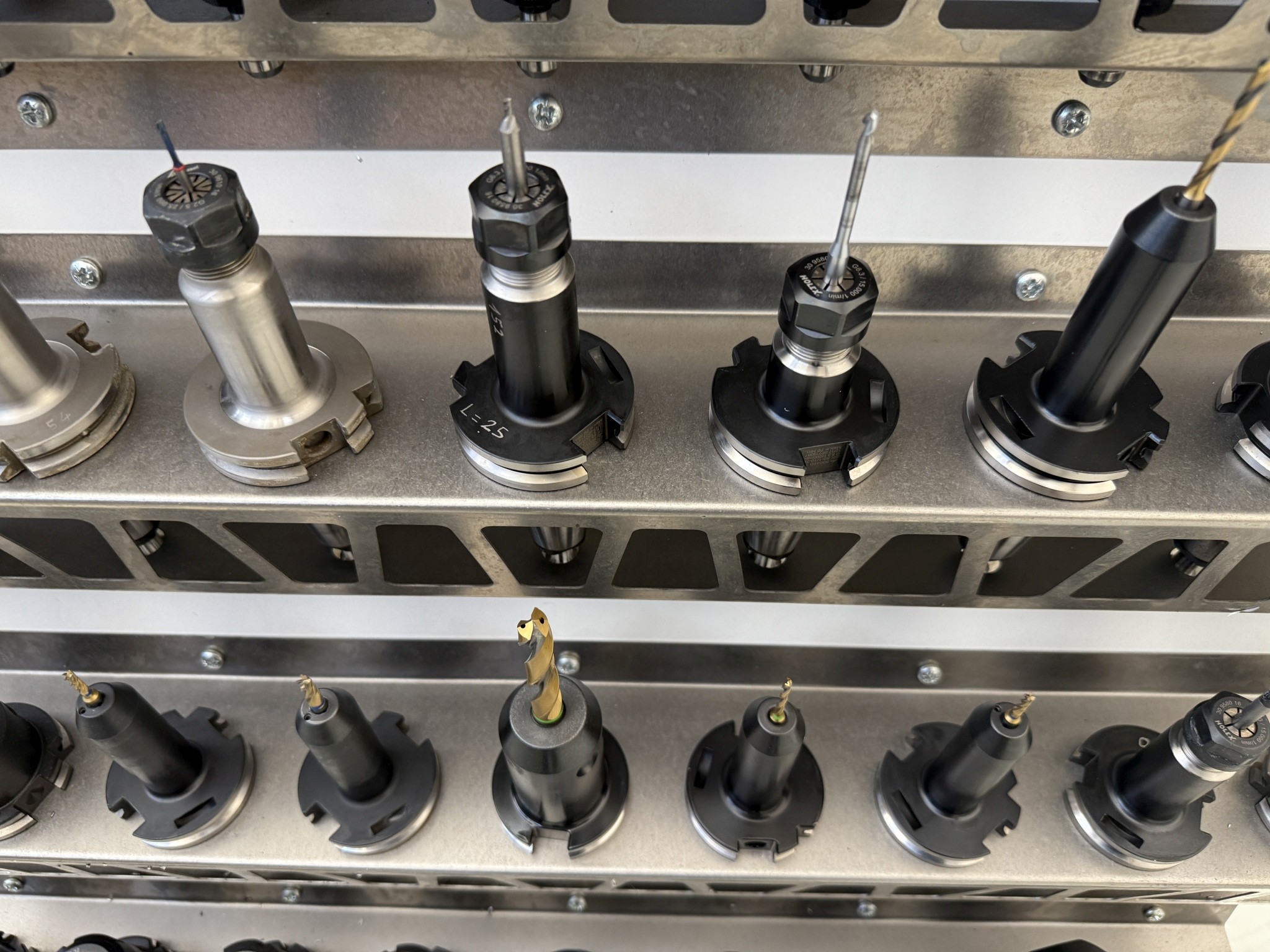 Cierre de un fabricante de herramientas-11