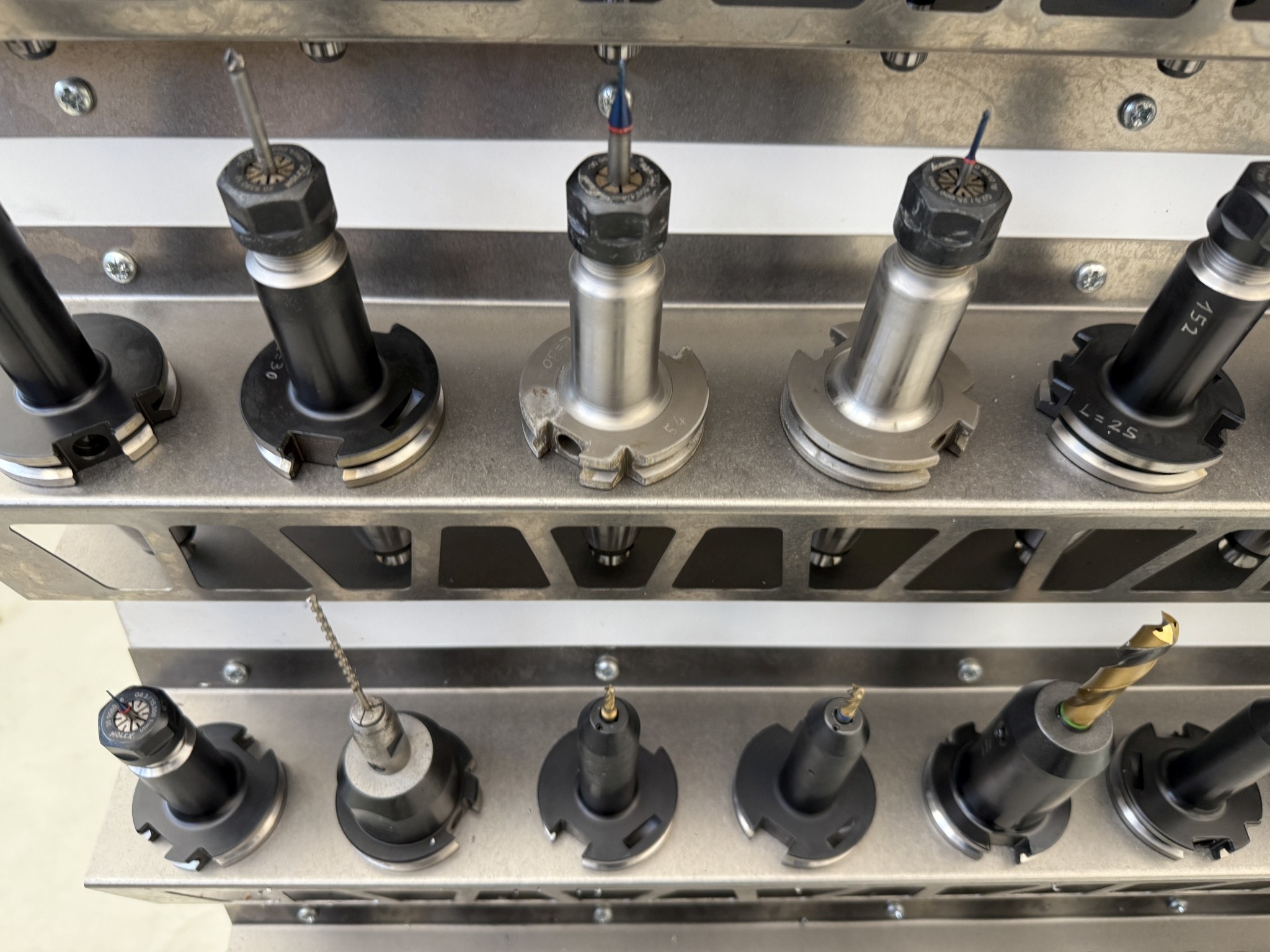 Cierre de un fabricante de herramientas-13