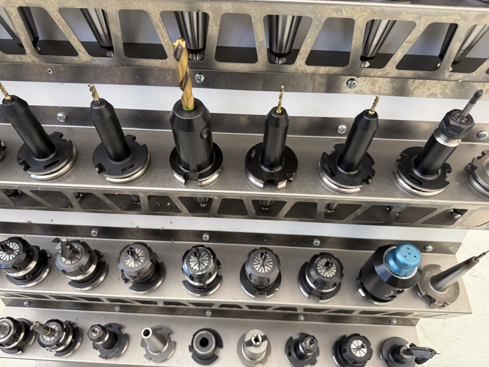 Cierre de un fabricante de herramientas-17