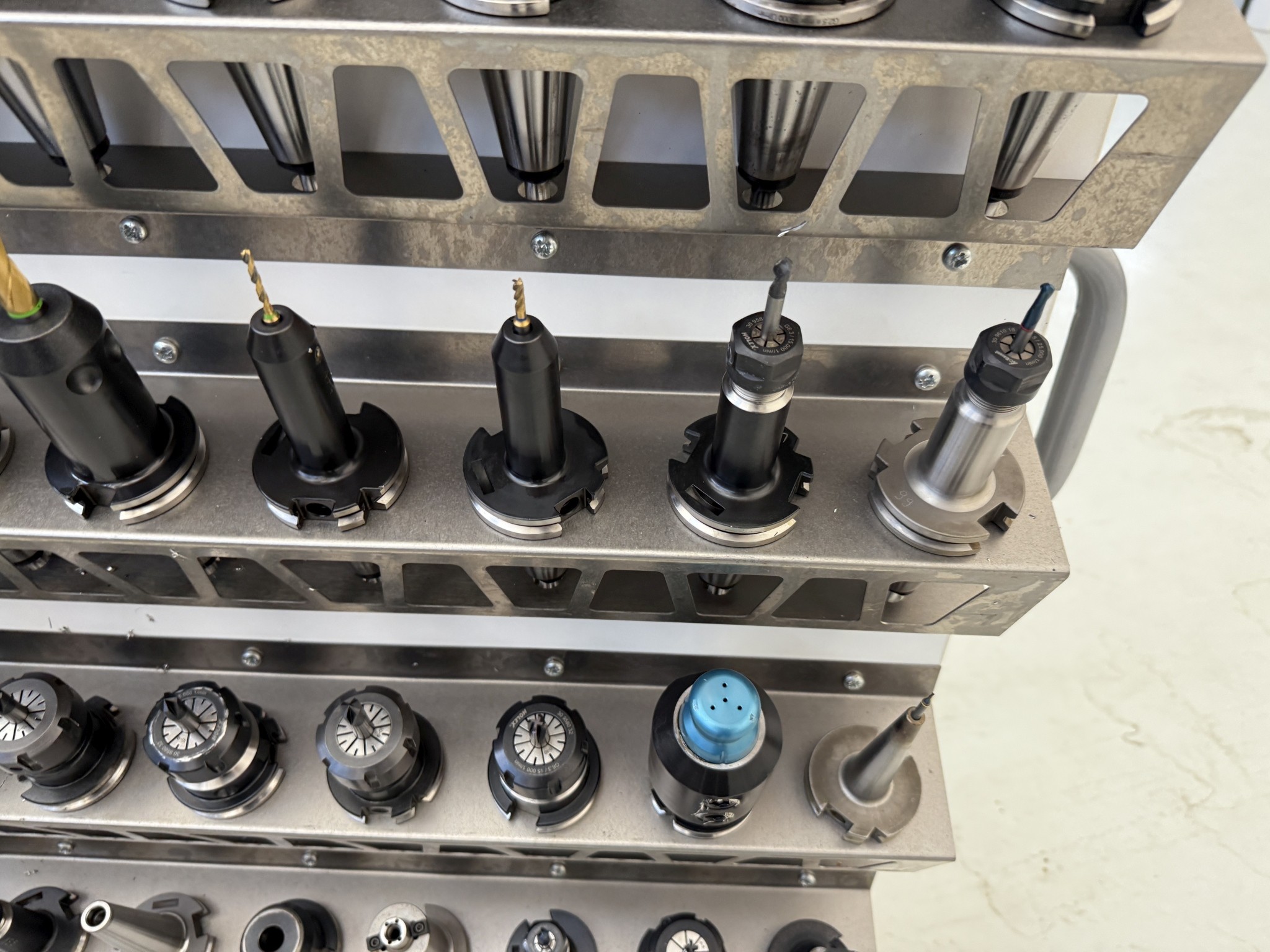 Cierre de un fabricante de herramientas-18