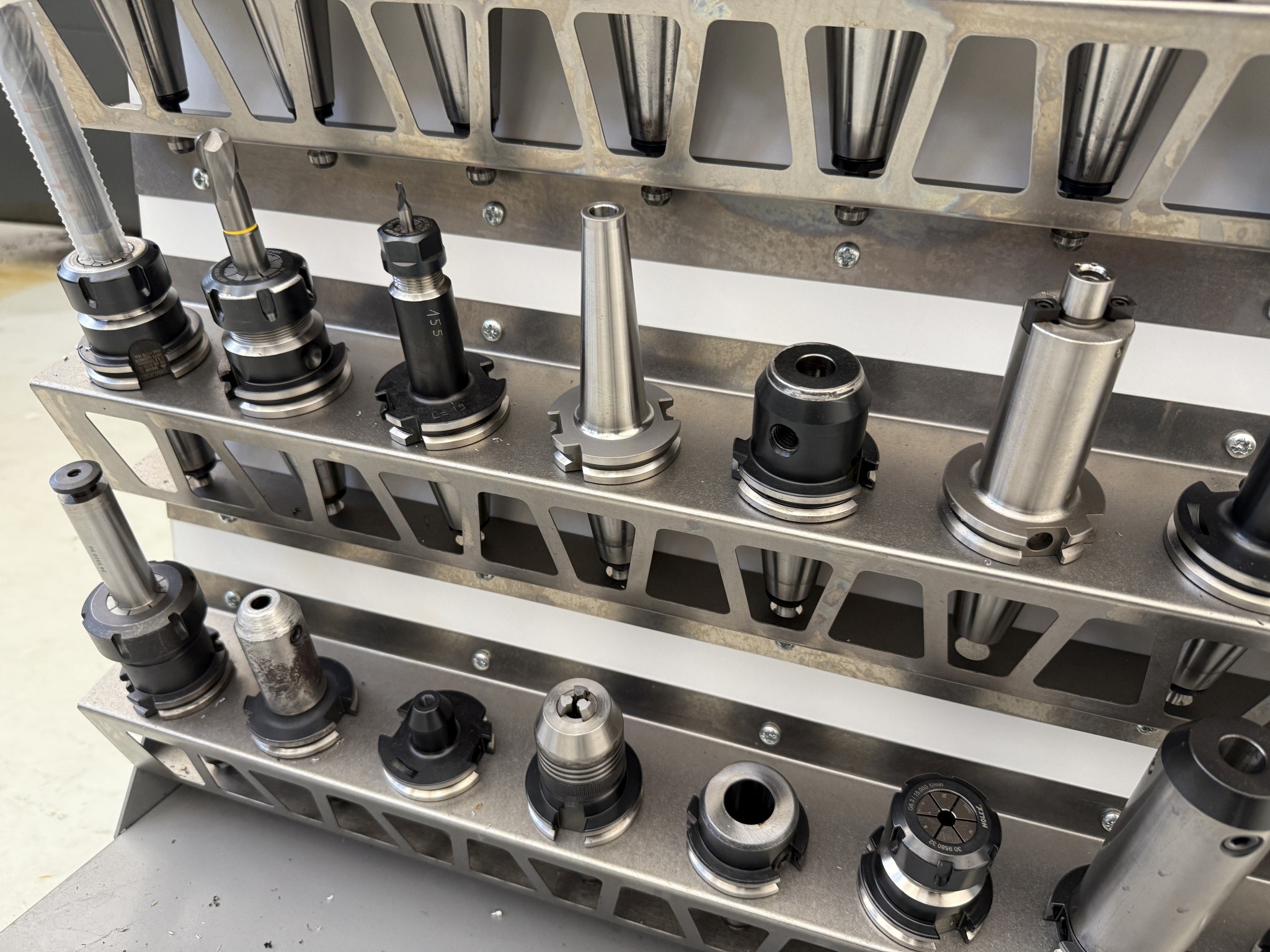 Cierre de un fabricante de herramientas-22