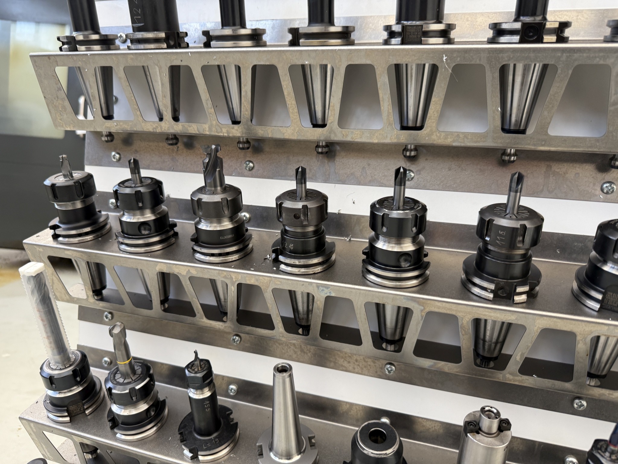 Cierre de un fabricante de herramientas-24