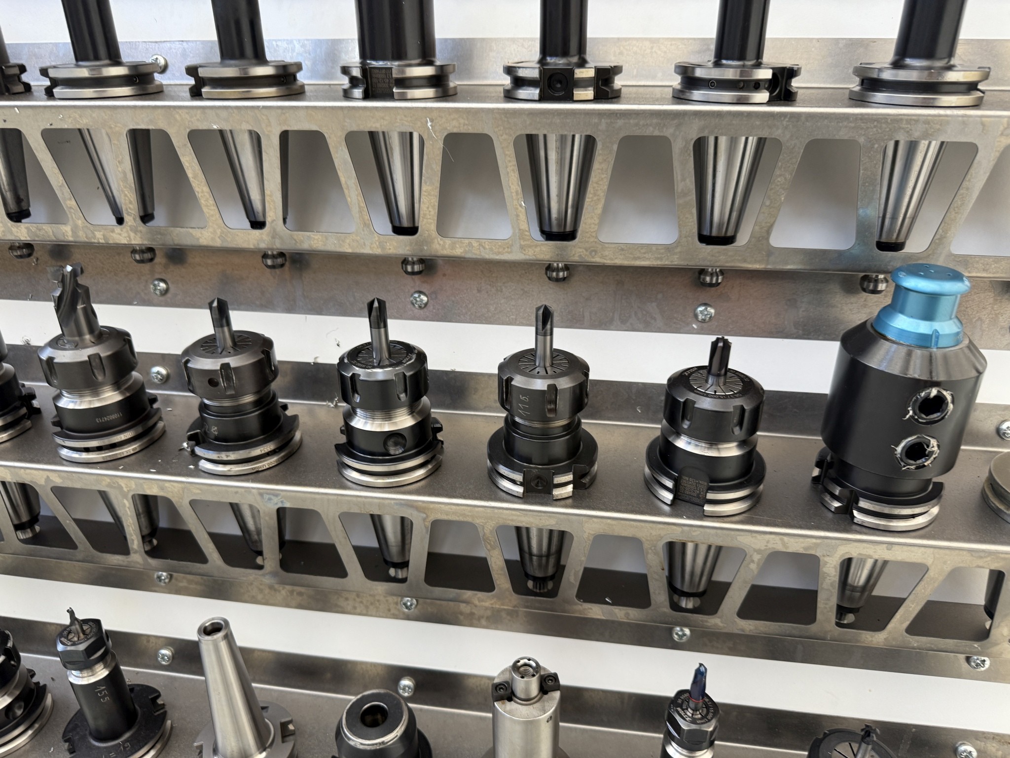 Cierre de un fabricante de herramientas-25