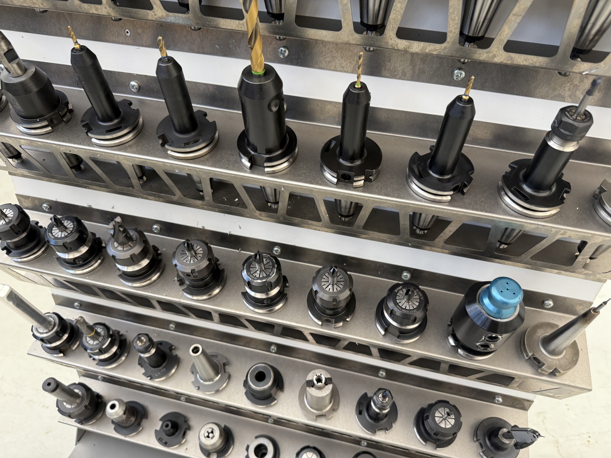 Cierre de un fabricante de herramientas-27