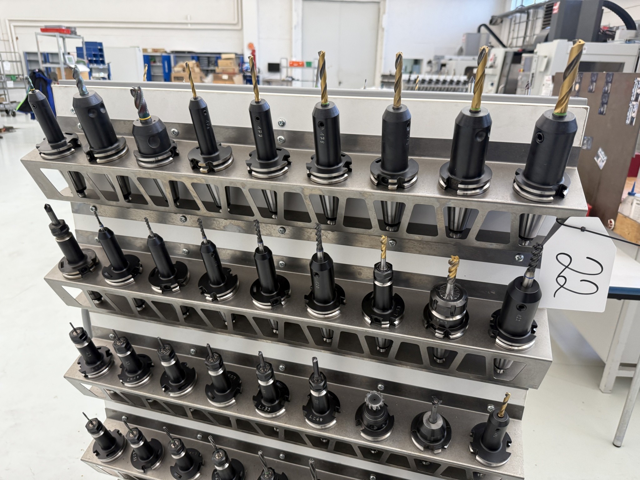 Cierre de un fabricante de herramientas-29