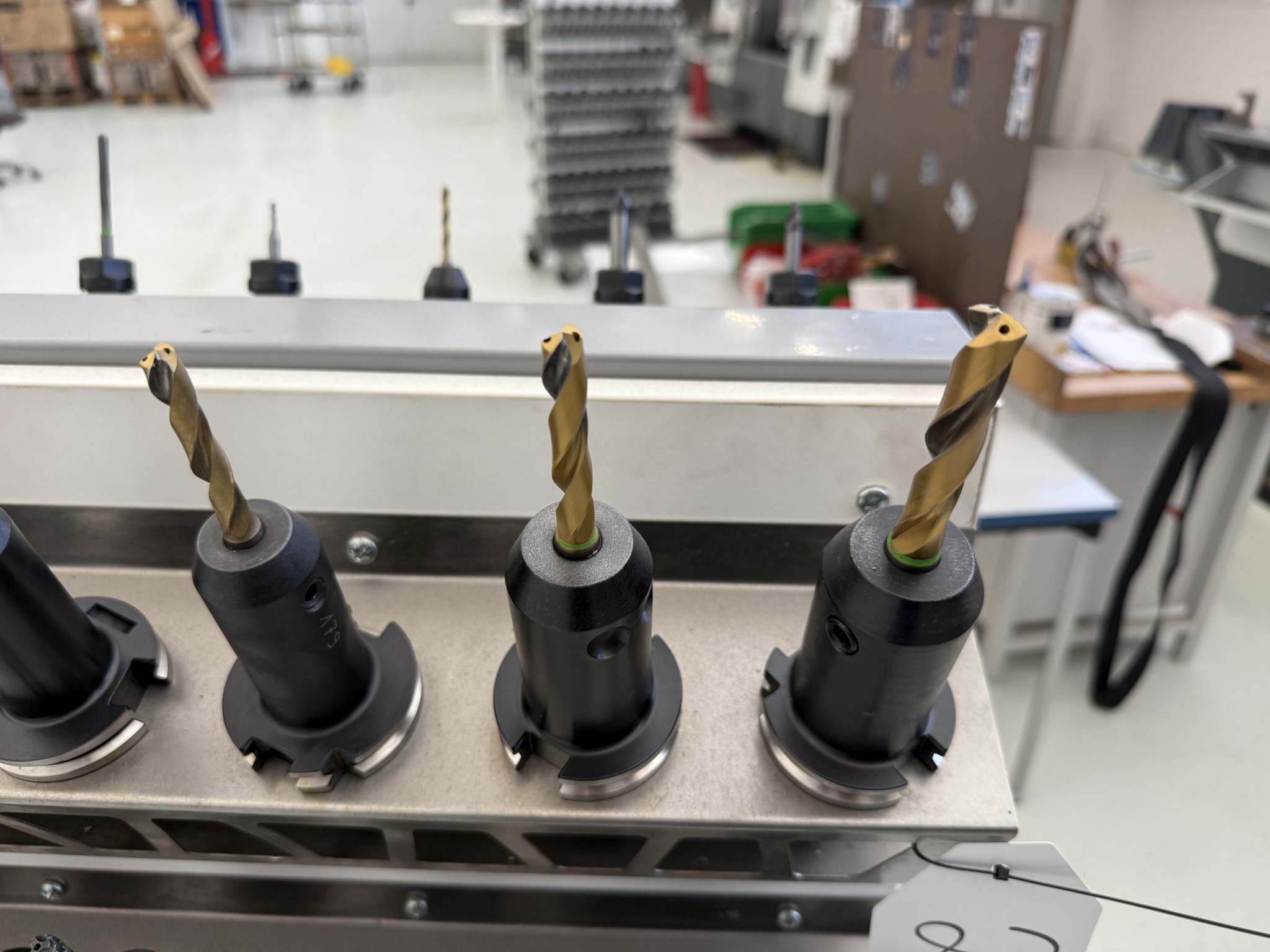 Cierre de un fabricante de herramientas-33