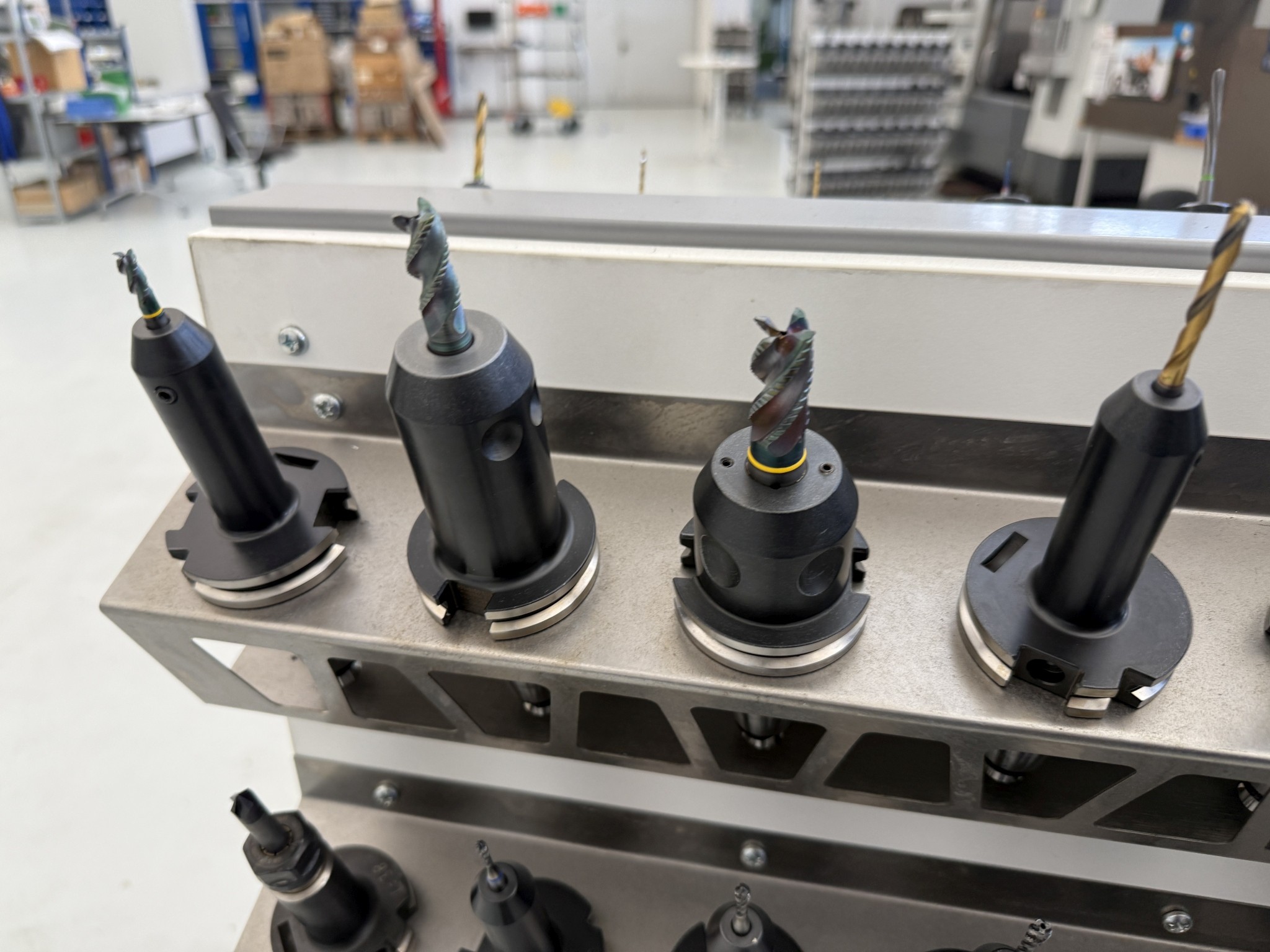 Cierre de un fabricante de herramientas-36