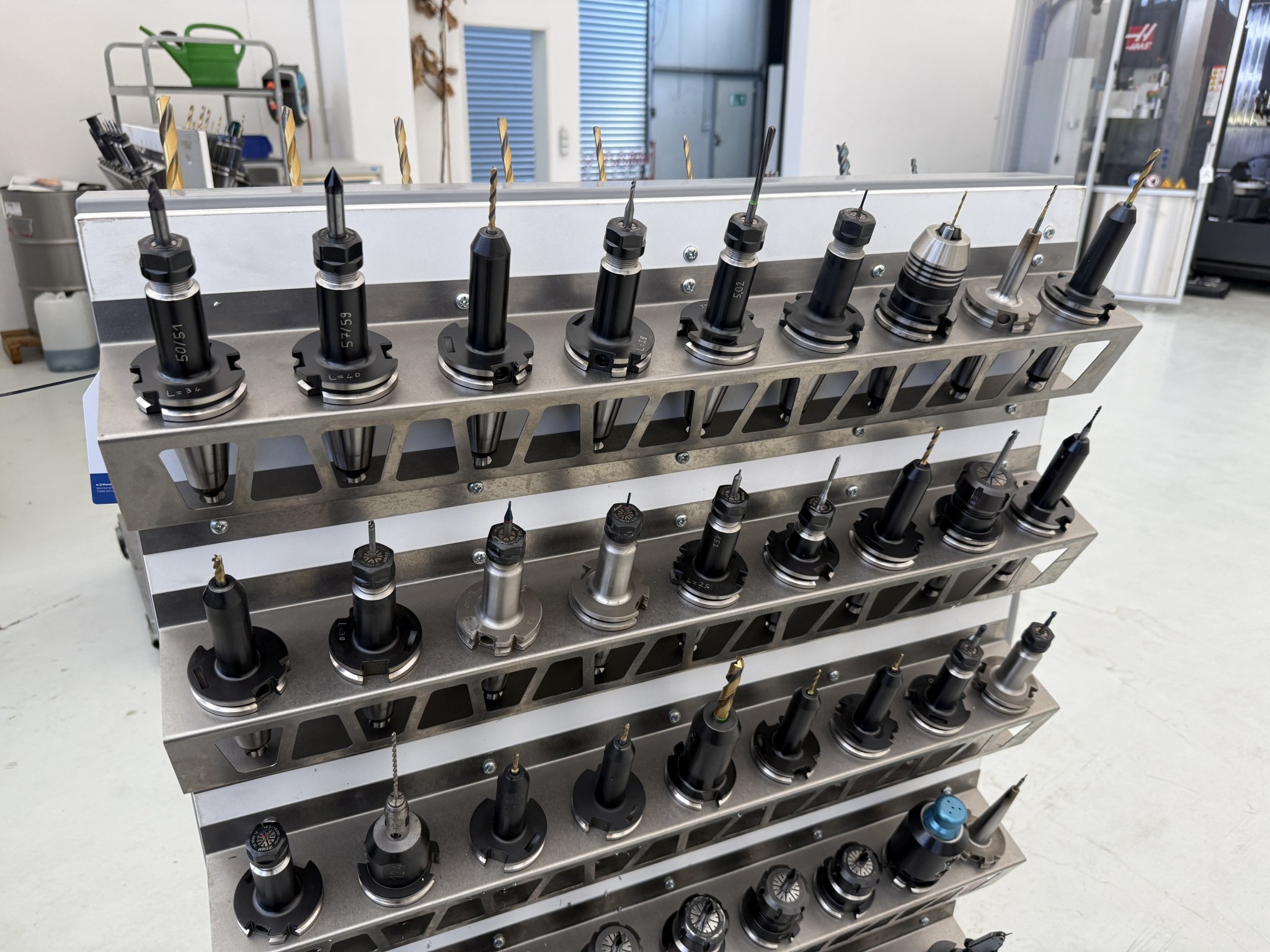 Cierre de un fabricante de herramientas-3