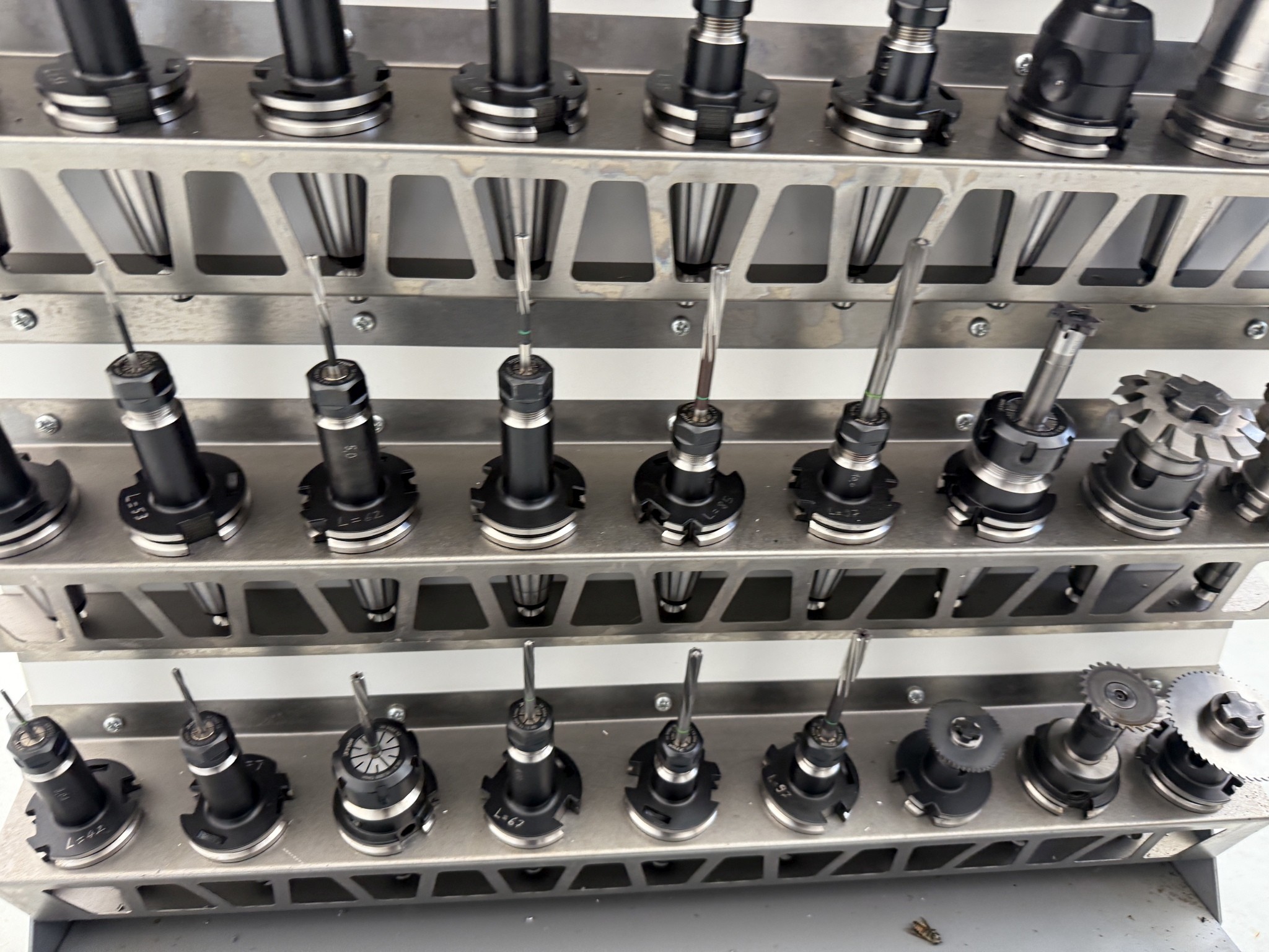 Cierre de un fabricante de herramientas-43