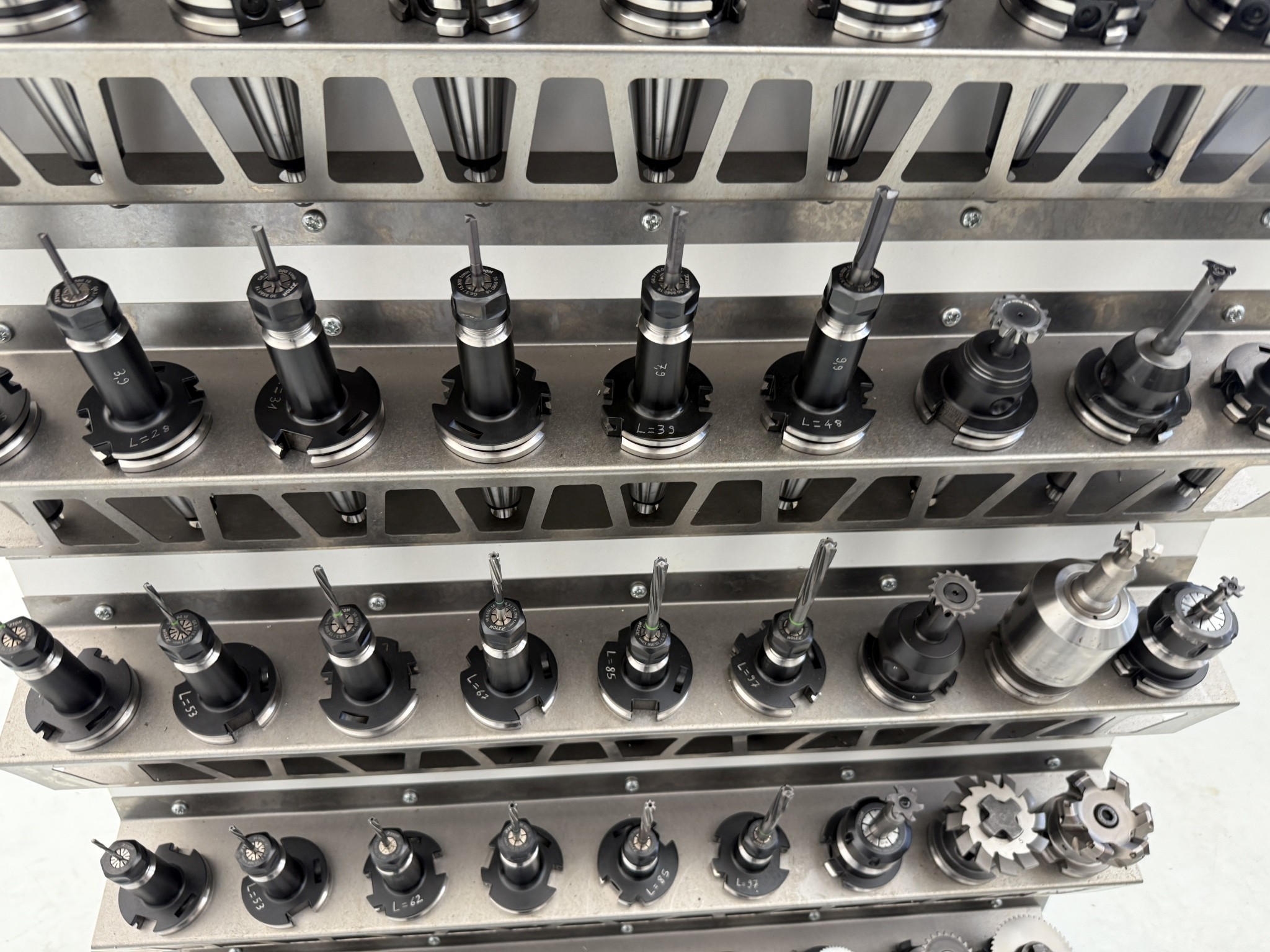 Cierre de un fabricante de herramientas-50