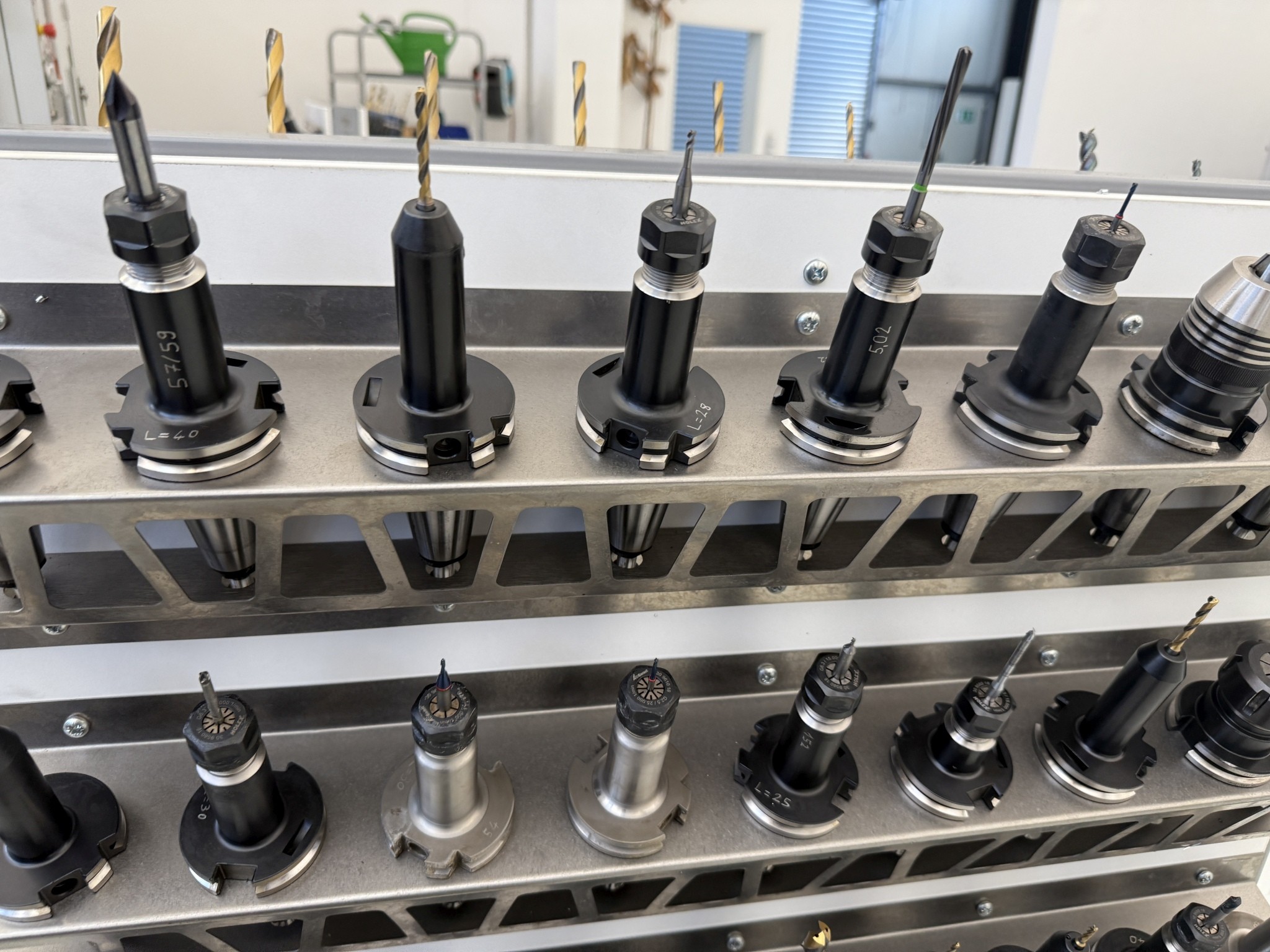 Cierre de un fabricante de herramientas-5