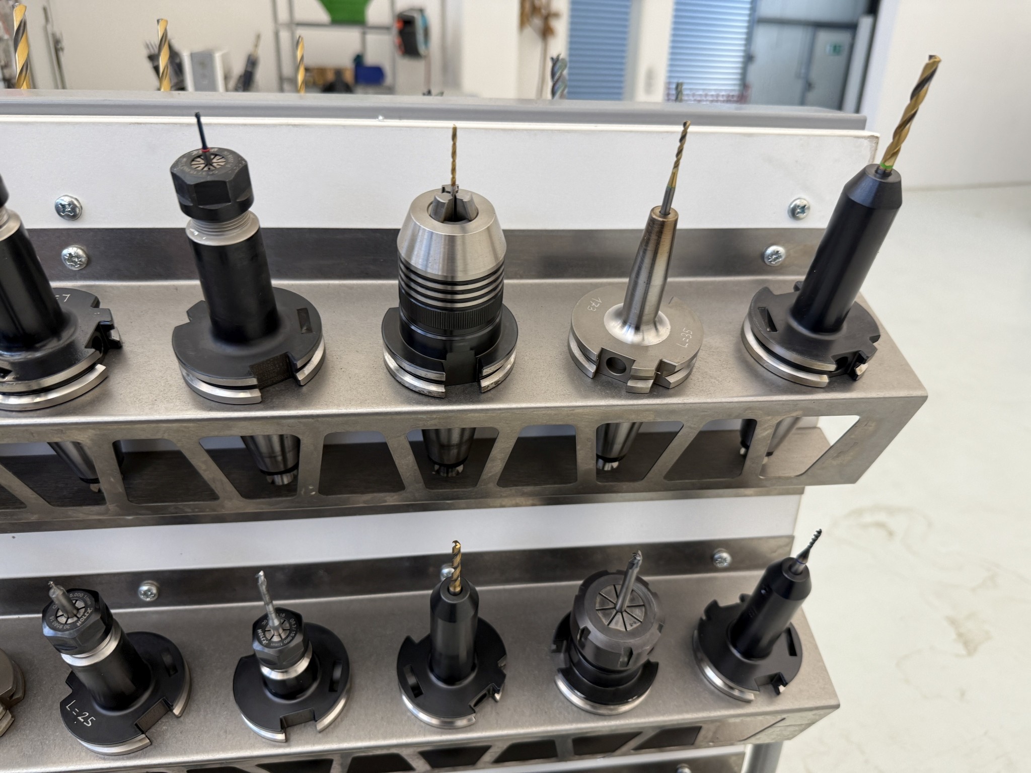 Cierre de un fabricante de herramientas-7