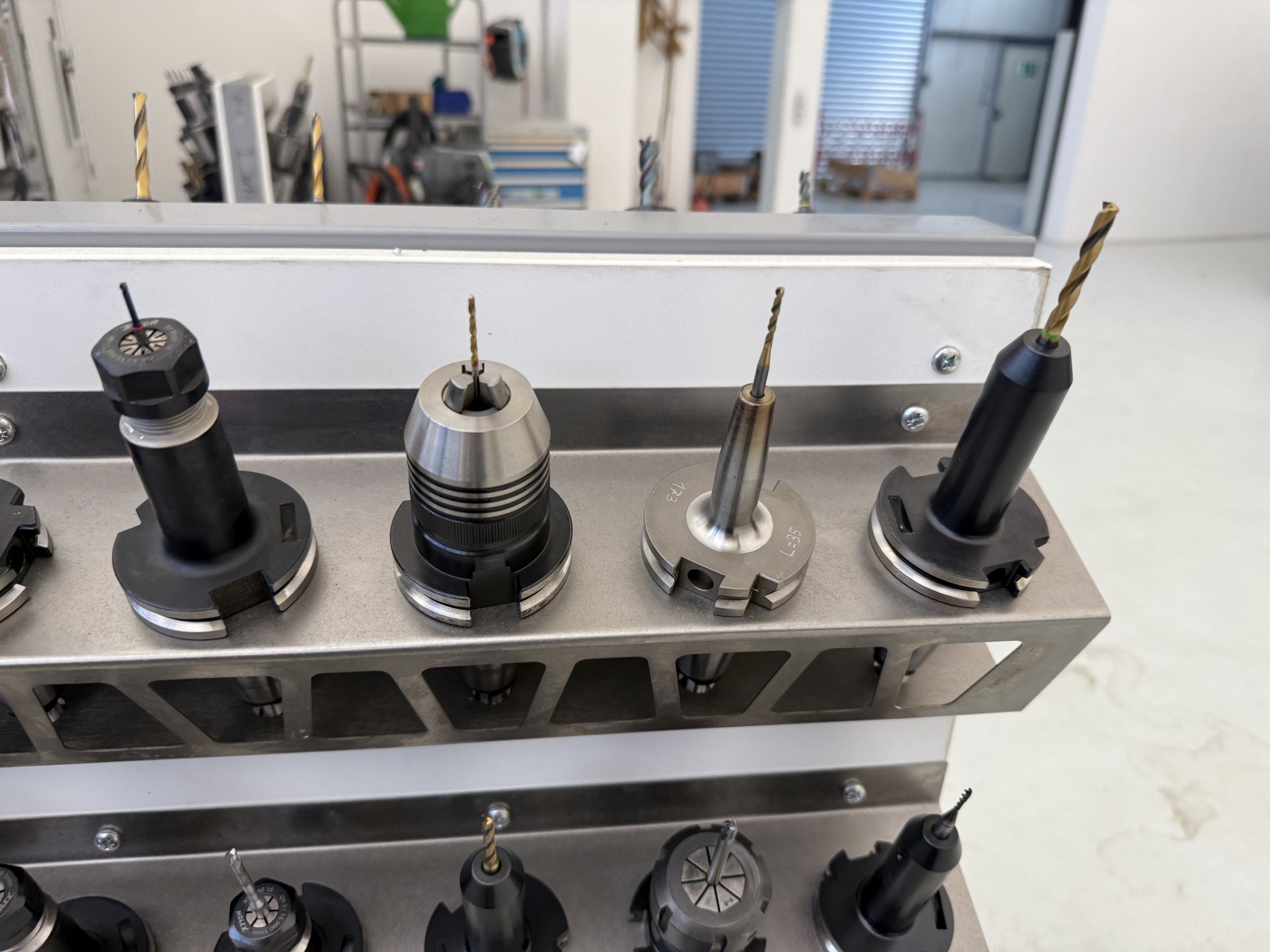 Cierre de un fabricante de herramientas-8