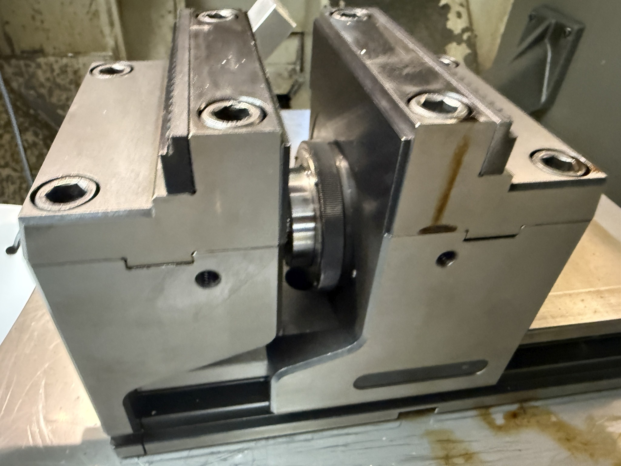 Cierre de un fabricante de herramientas-5