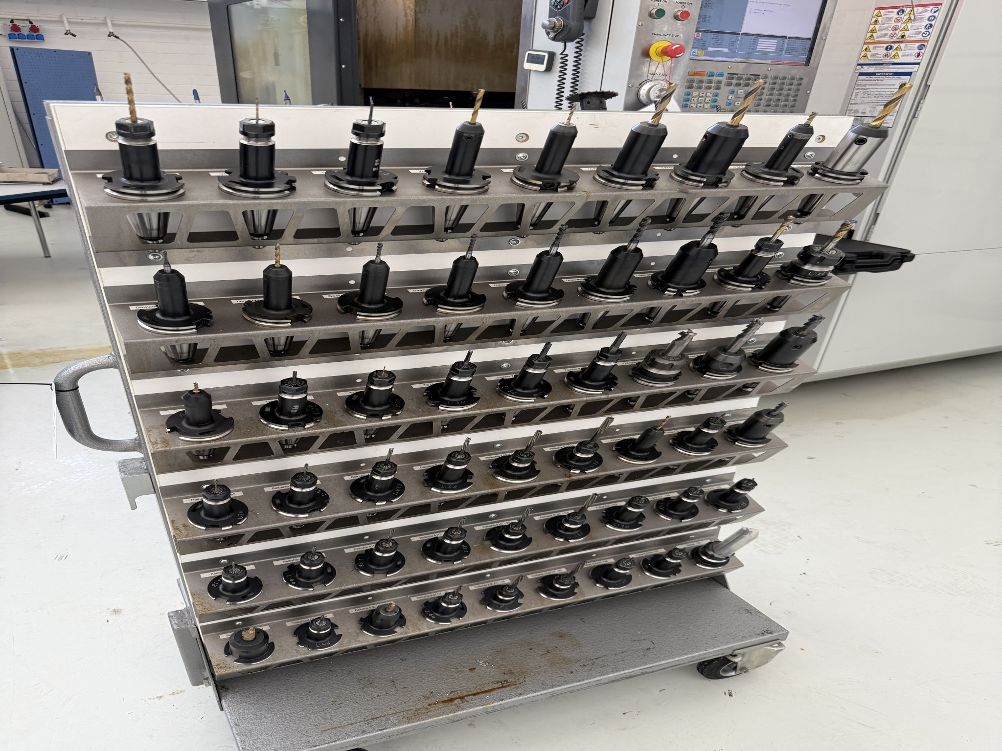 Cierre de un fabricante de herramientas-14