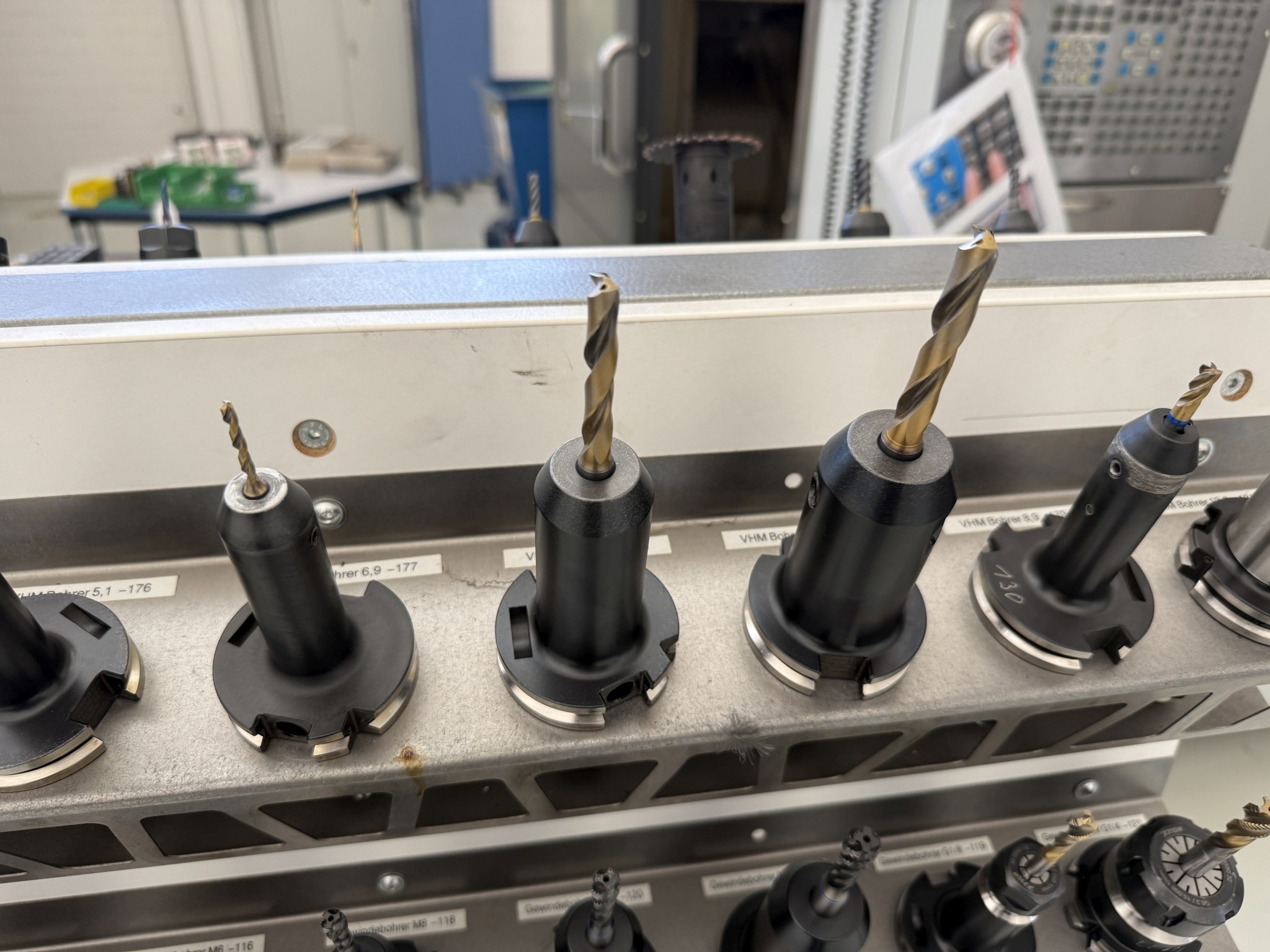 Cierre de un fabricante de herramientas-18