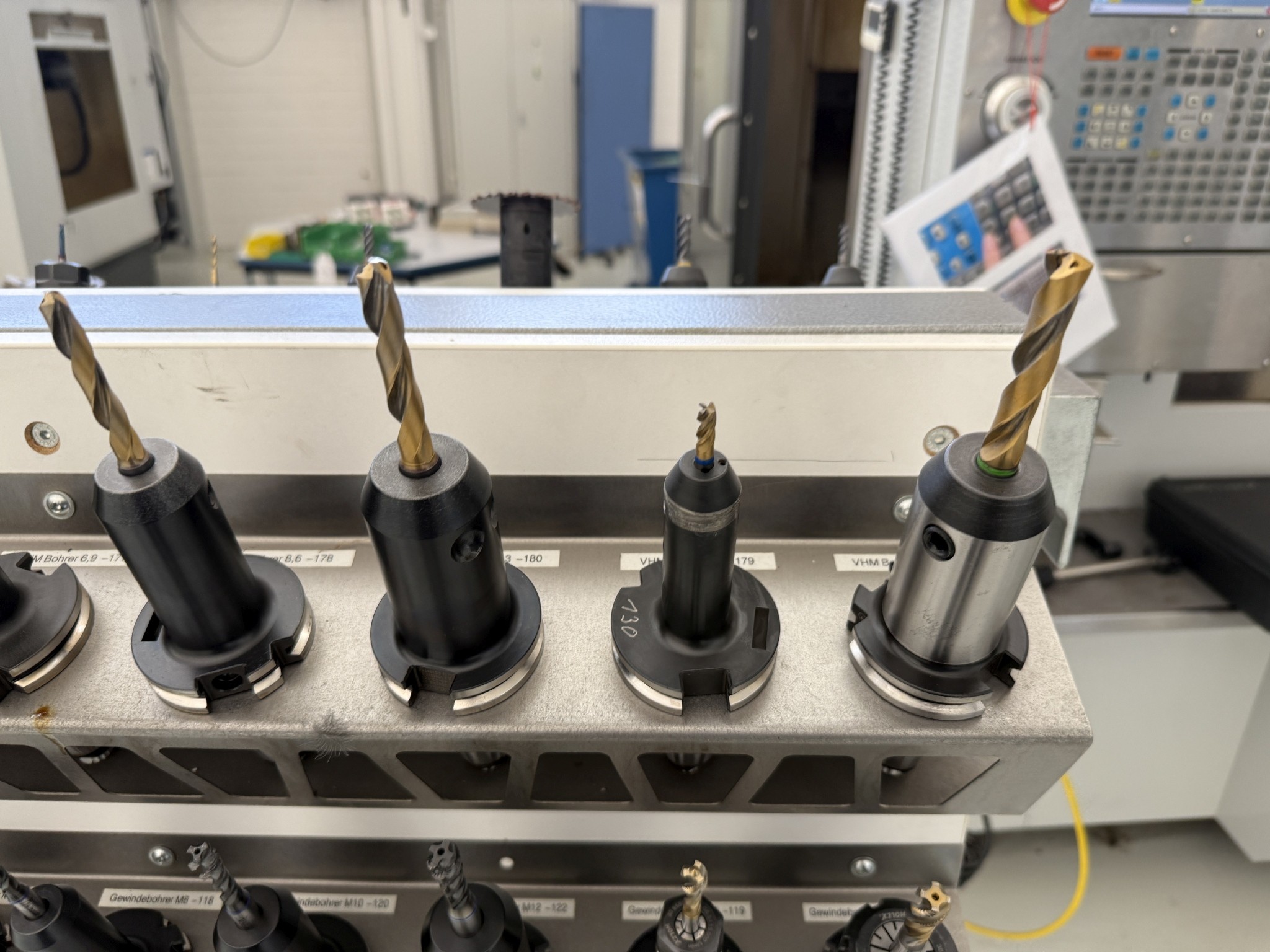 Cierre de un fabricante de herramientas-19