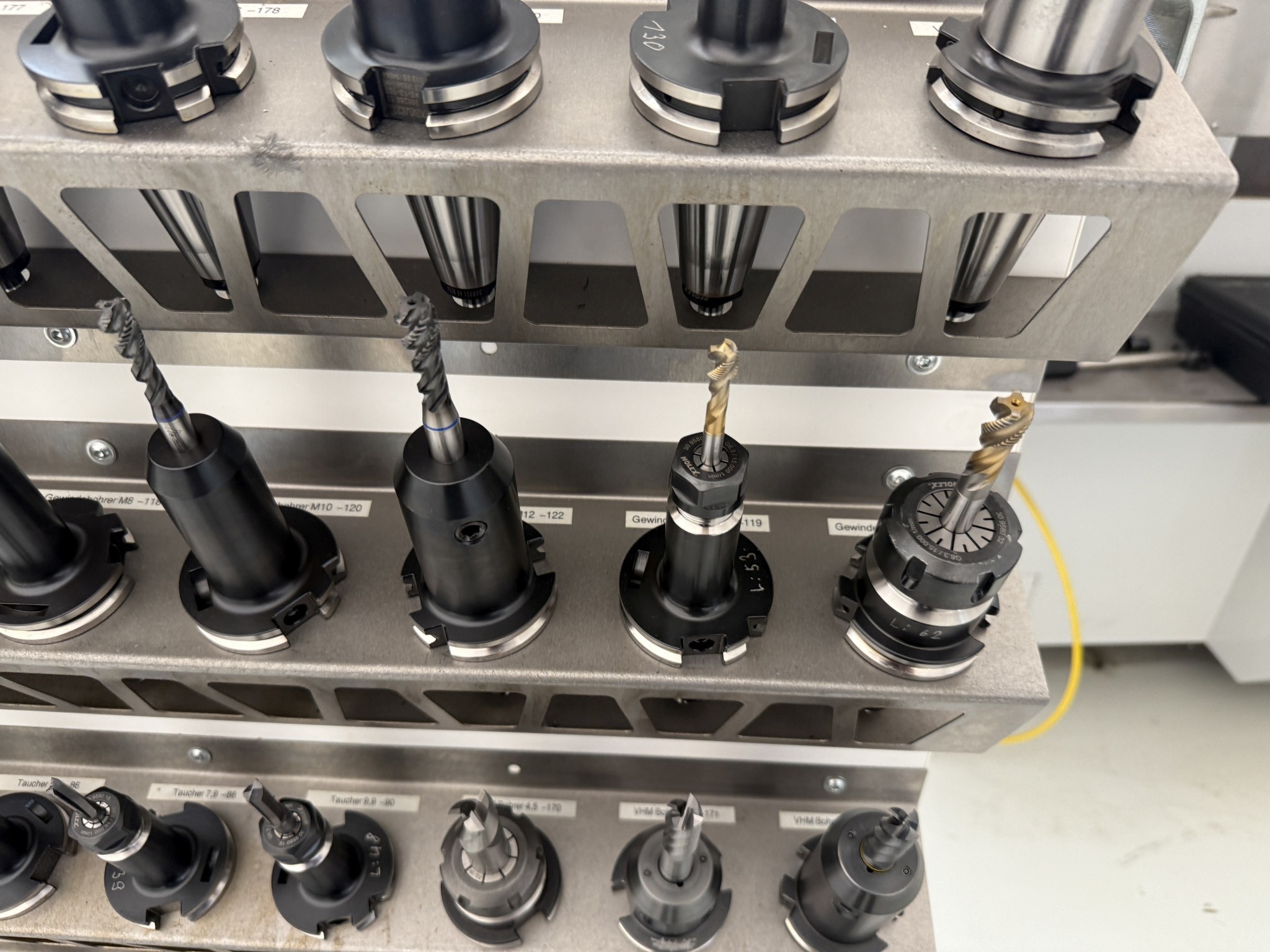 Cierre de un fabricante de herramientas-20