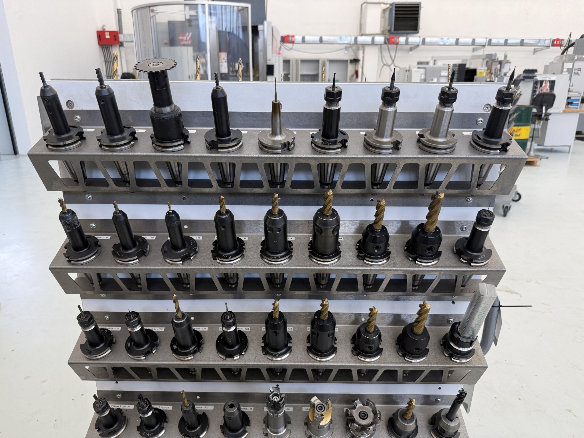 Cierre de un fabricante de herramientas-2