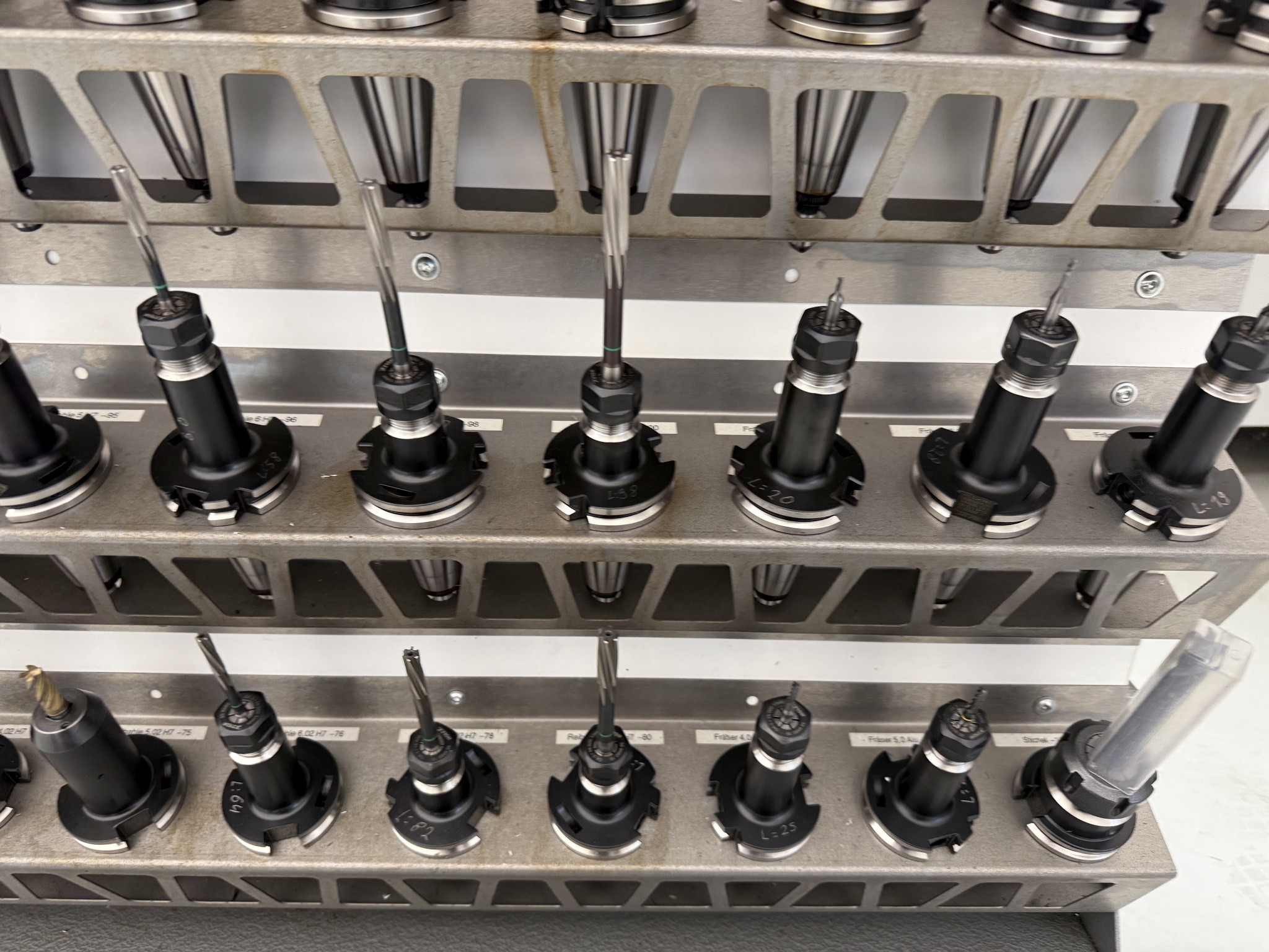 Cierre de un fabricante de herramientas-38