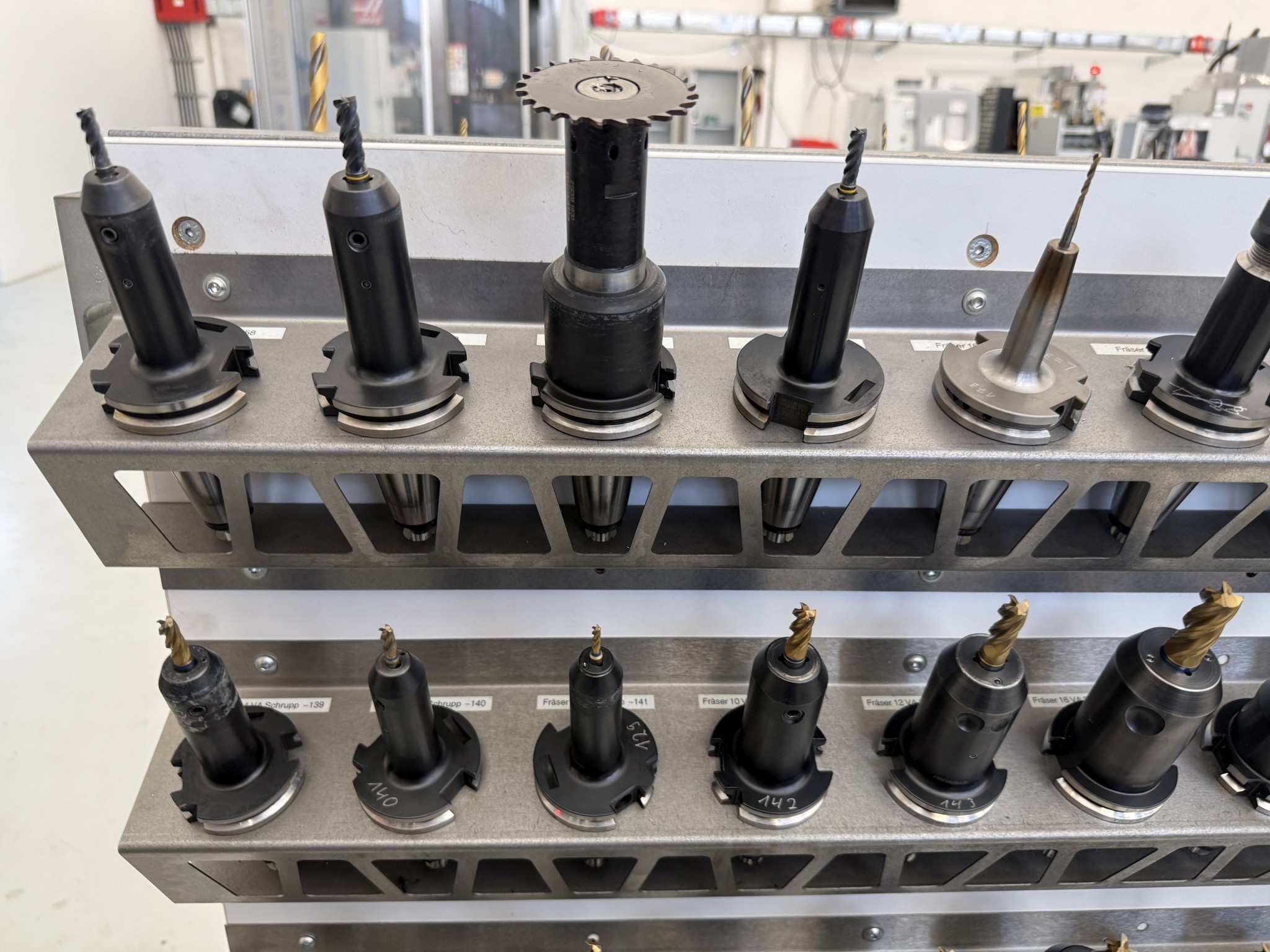 Cierre de un fabricante de herramientas-3