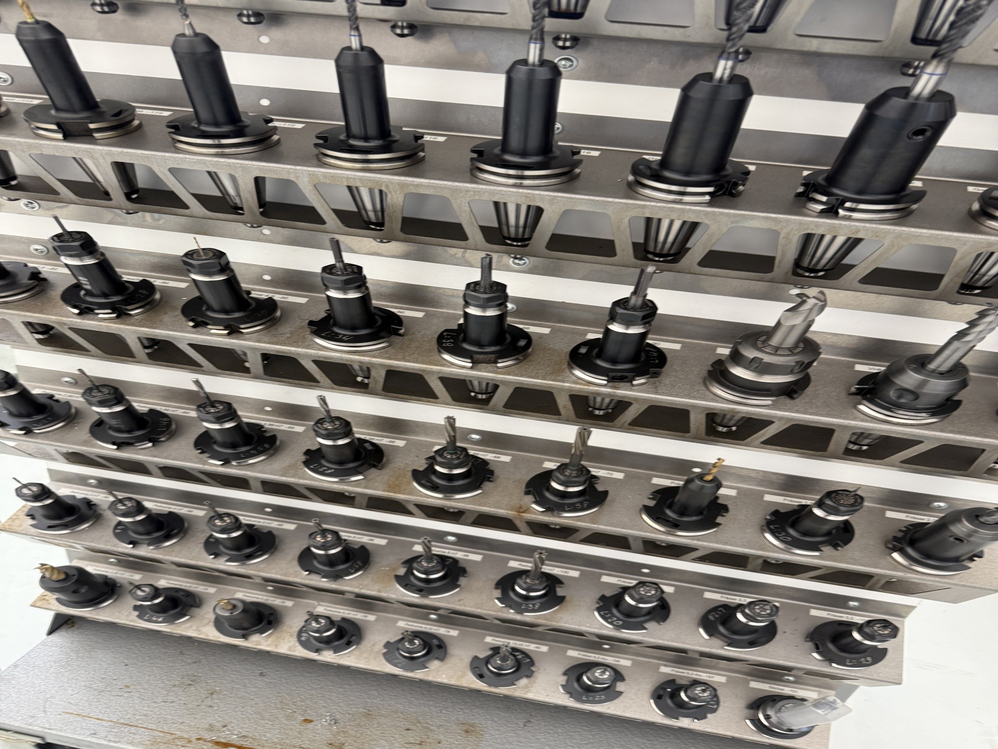 Cierre de un fabricante de herramientas-43