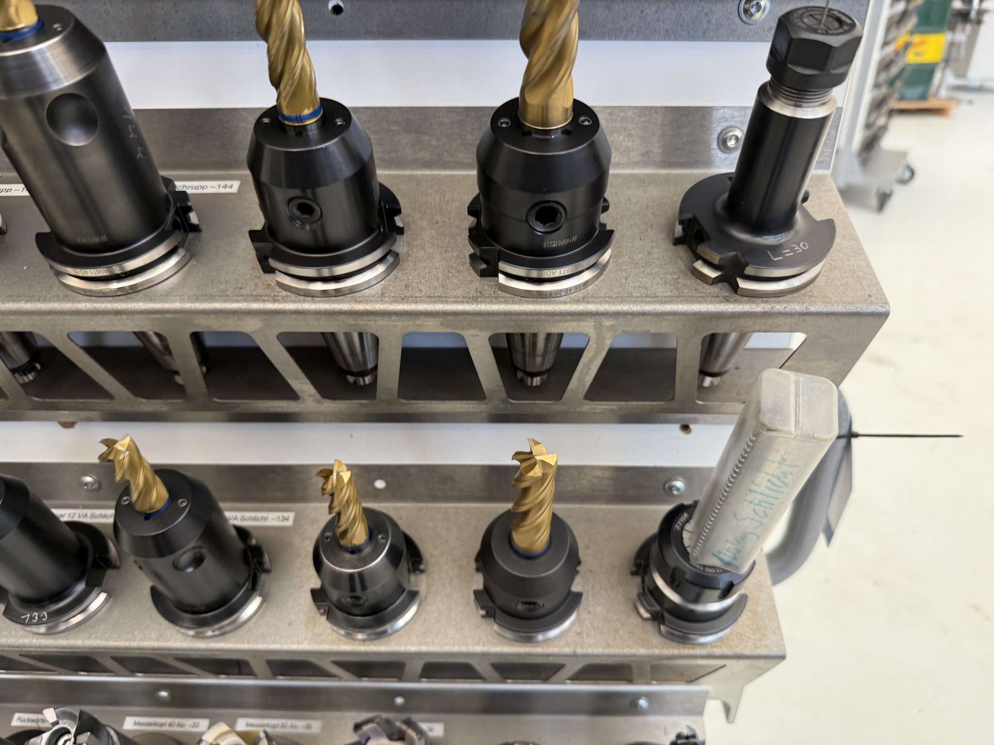 Cierre de un fabricante de herramientas-9