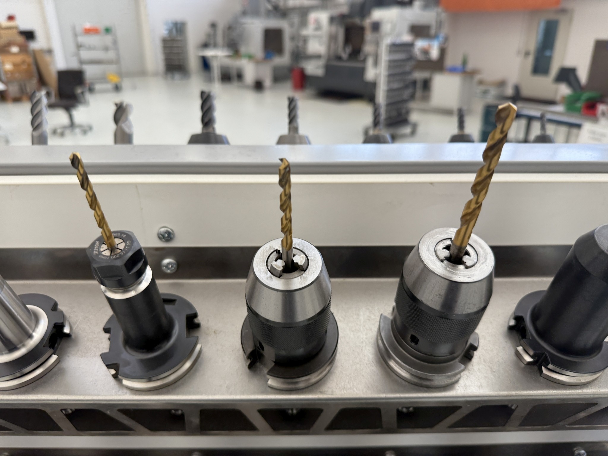 Fermeture d´un fabricant d´outils-10